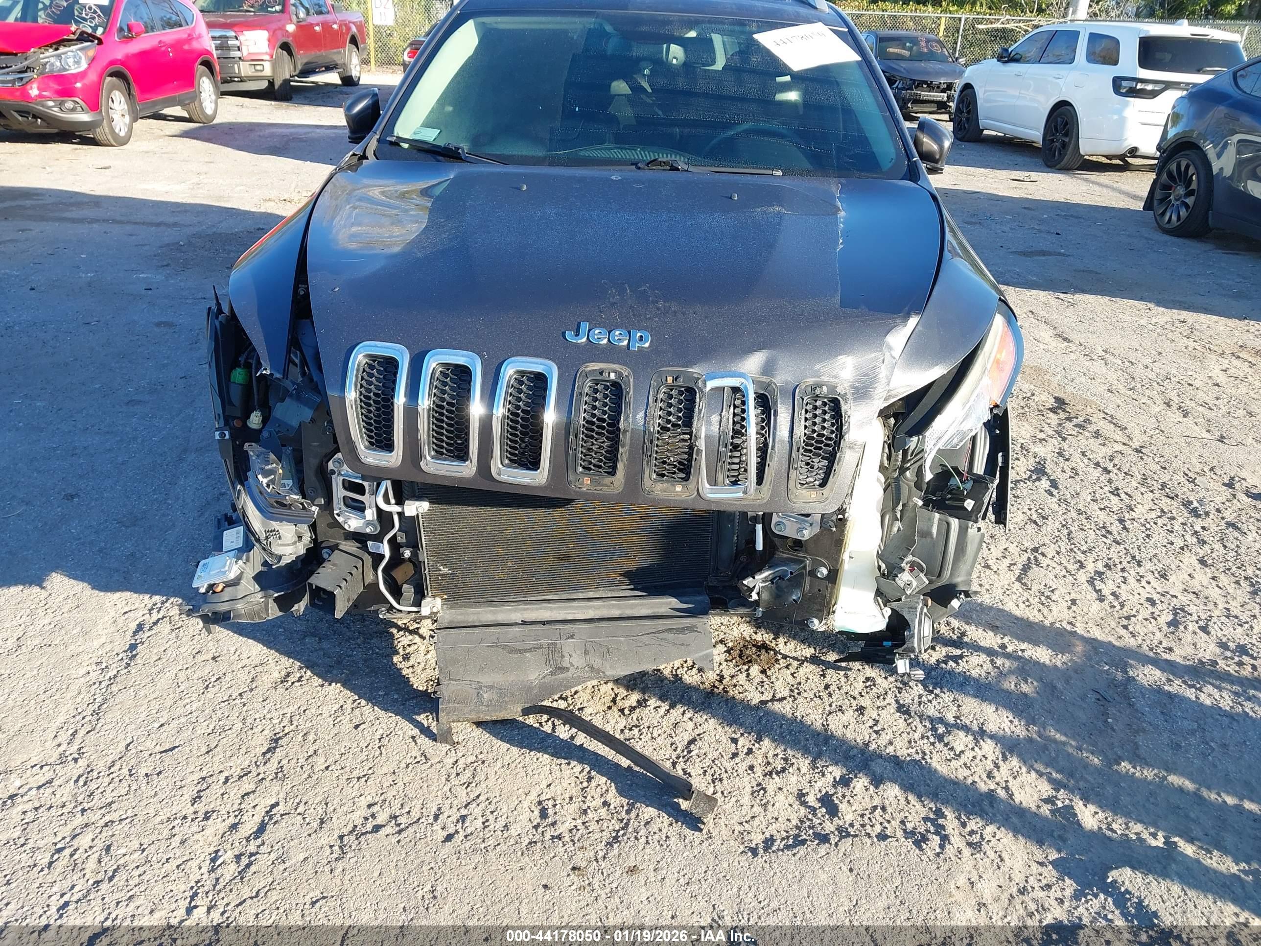 JEEP CHEROKEE image 6