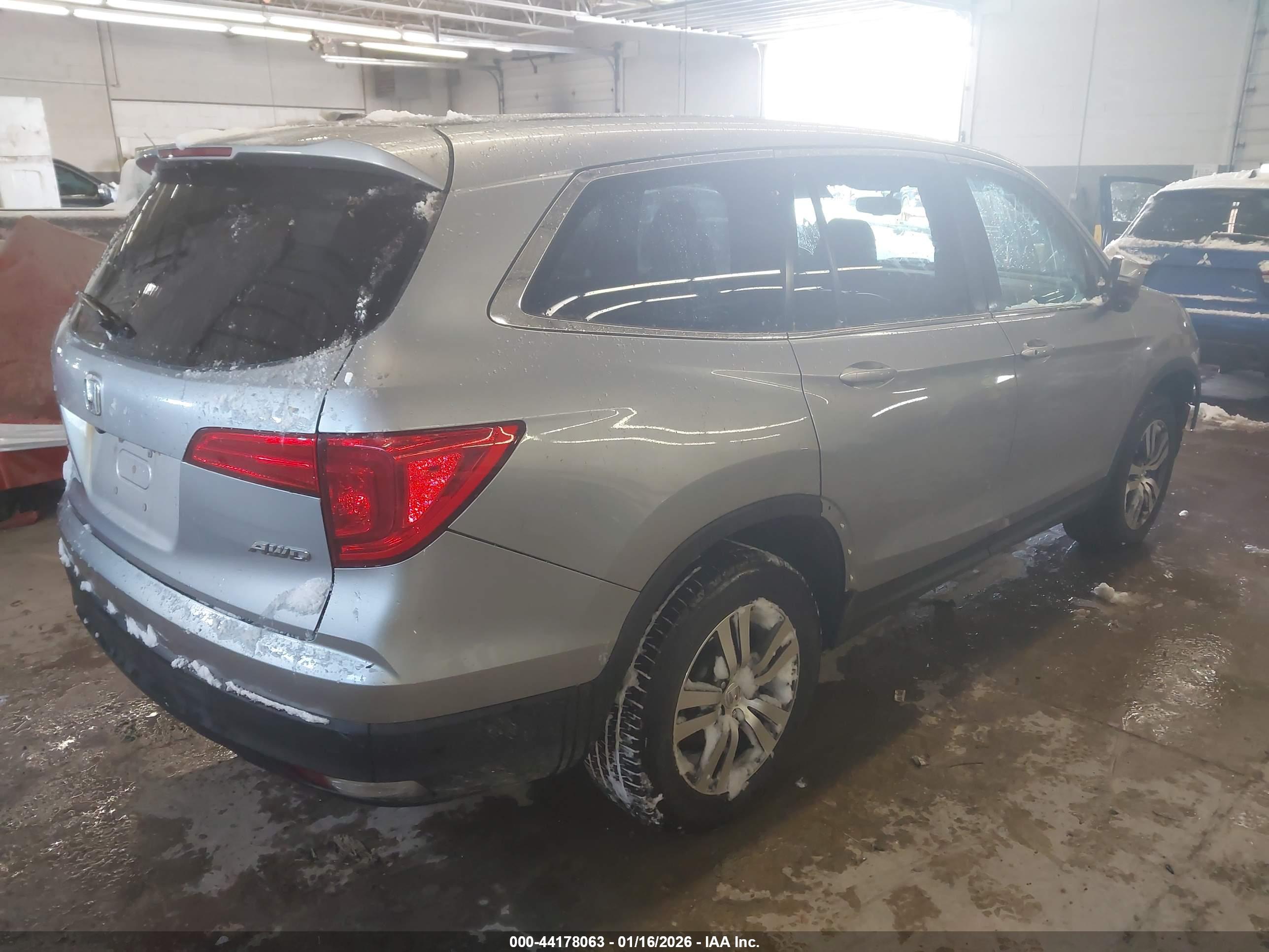 HONDA PILOT image 4