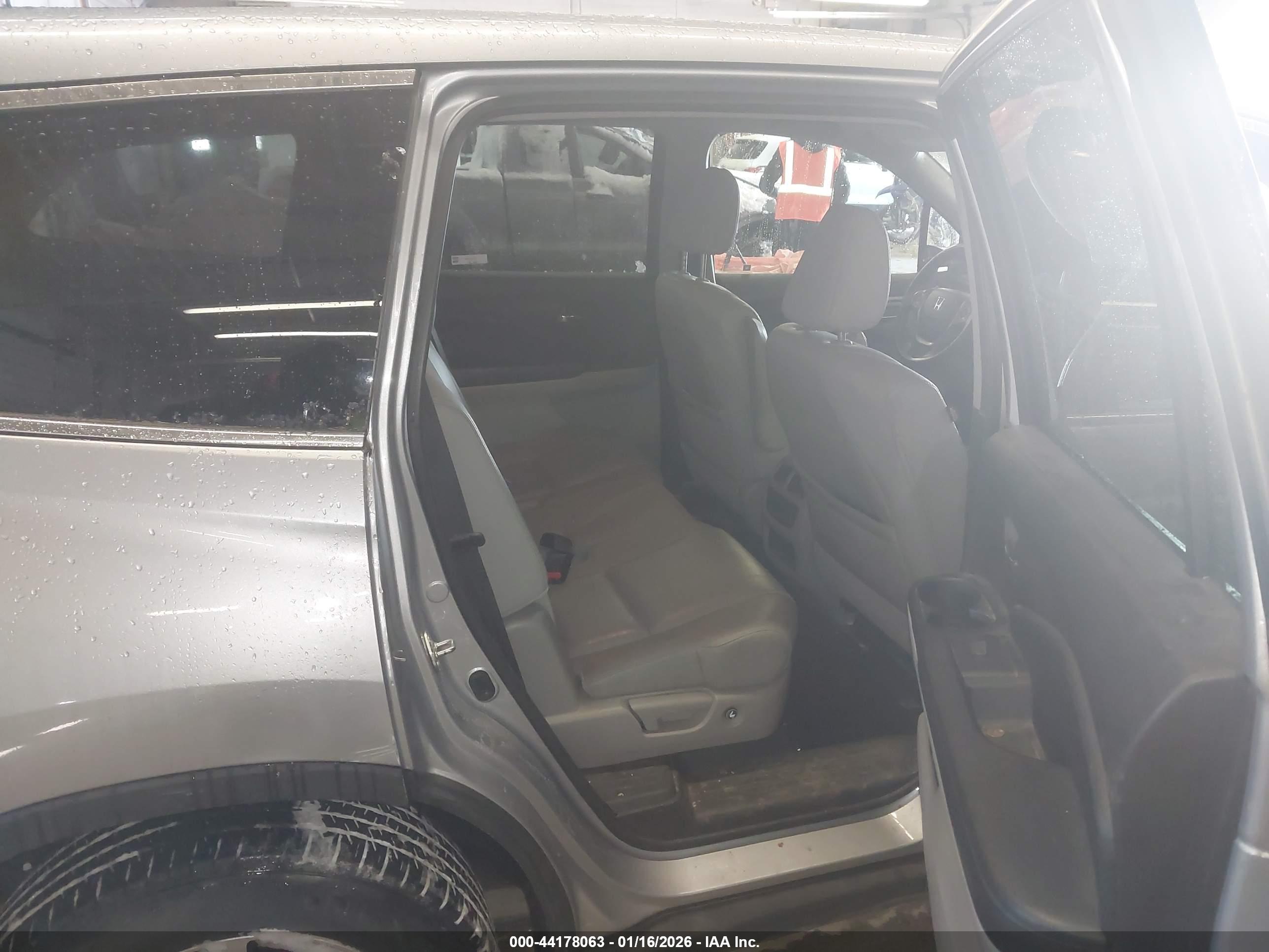 HONDA PILOT image 8