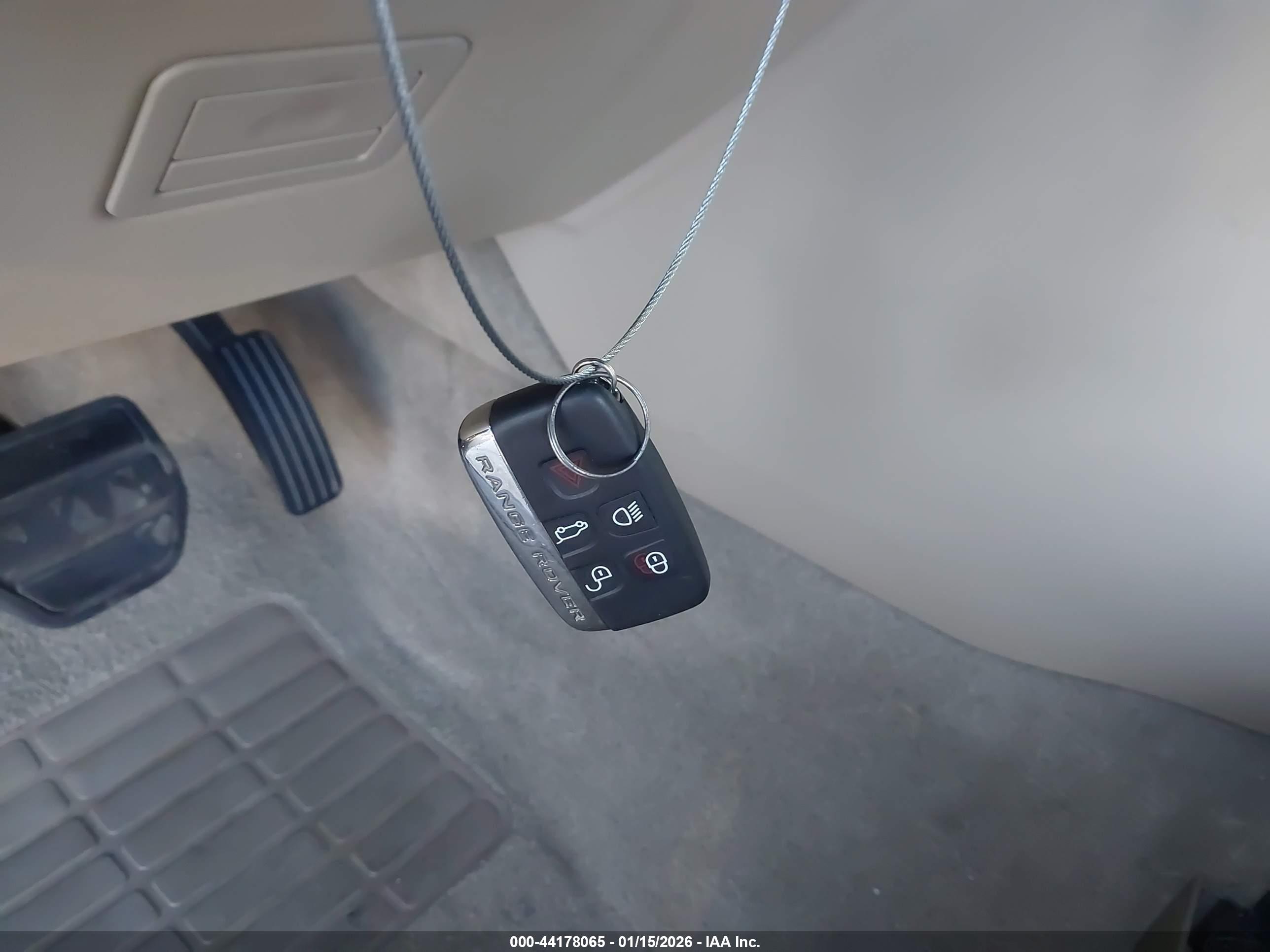 LAND ROVER image 11