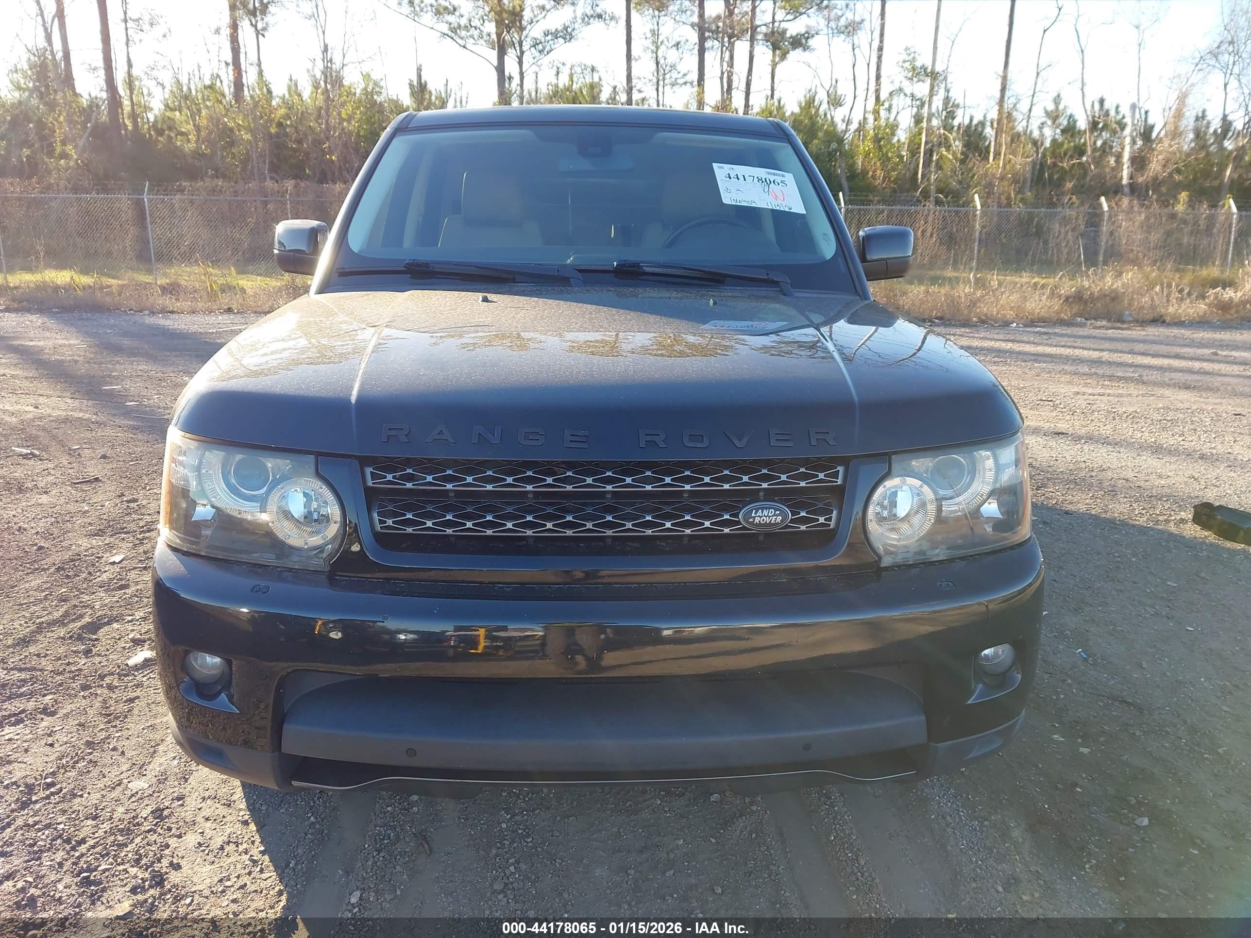 LAND ROVER image 6