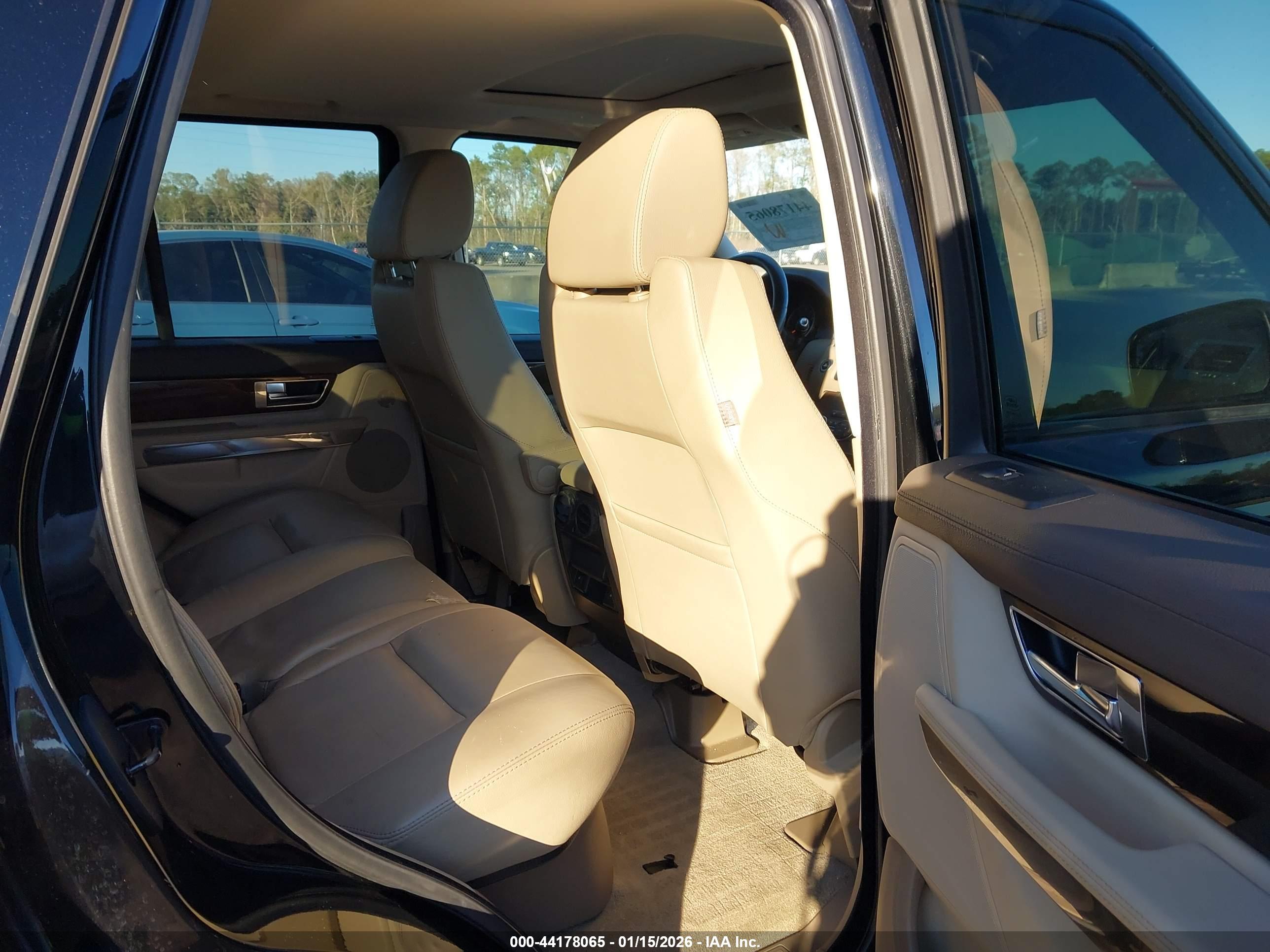 LAND ROVER image 8