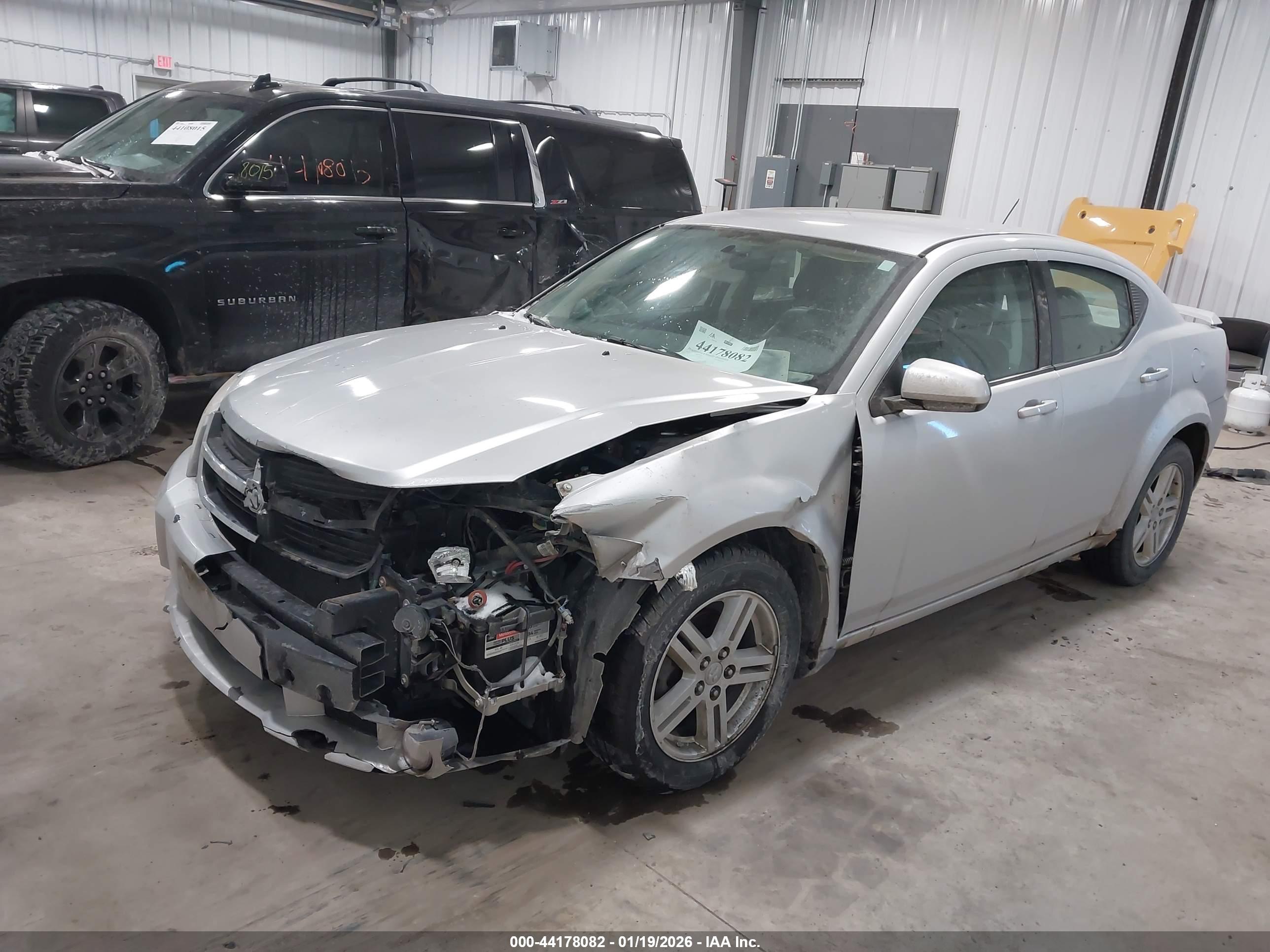 DODGE AVENGER image 2