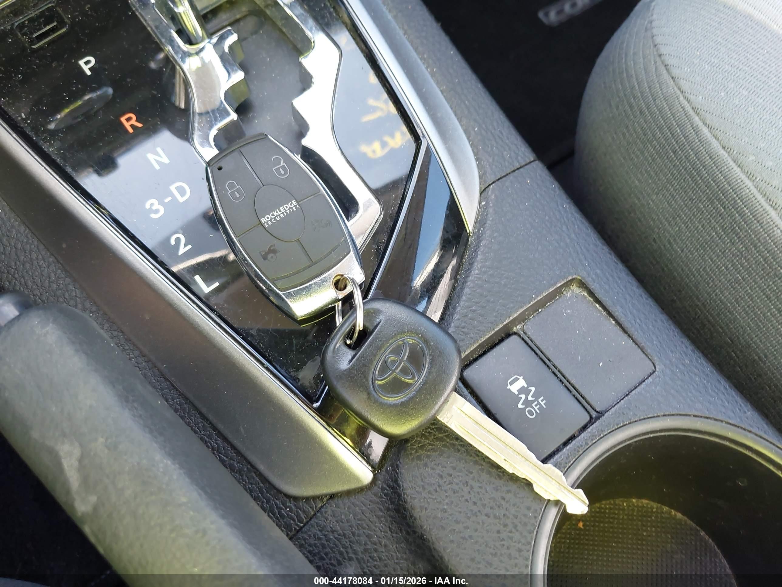 TOYOTA COROLLA image 11