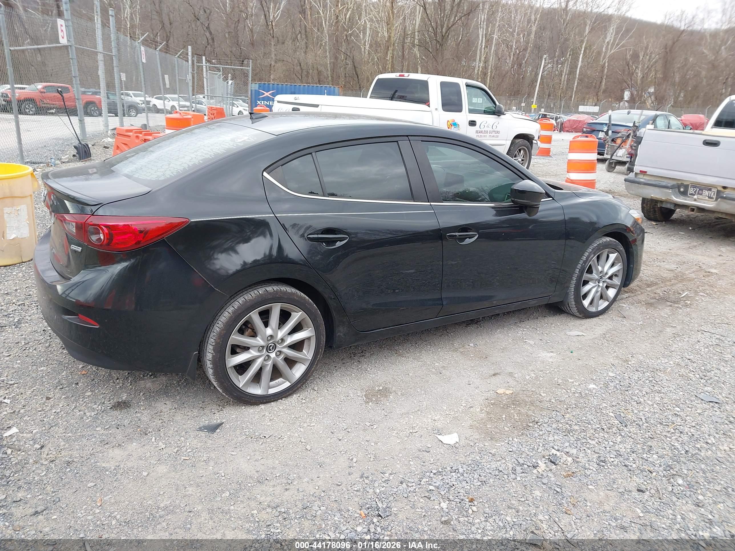 MAZDA MAZDA3 image 4
