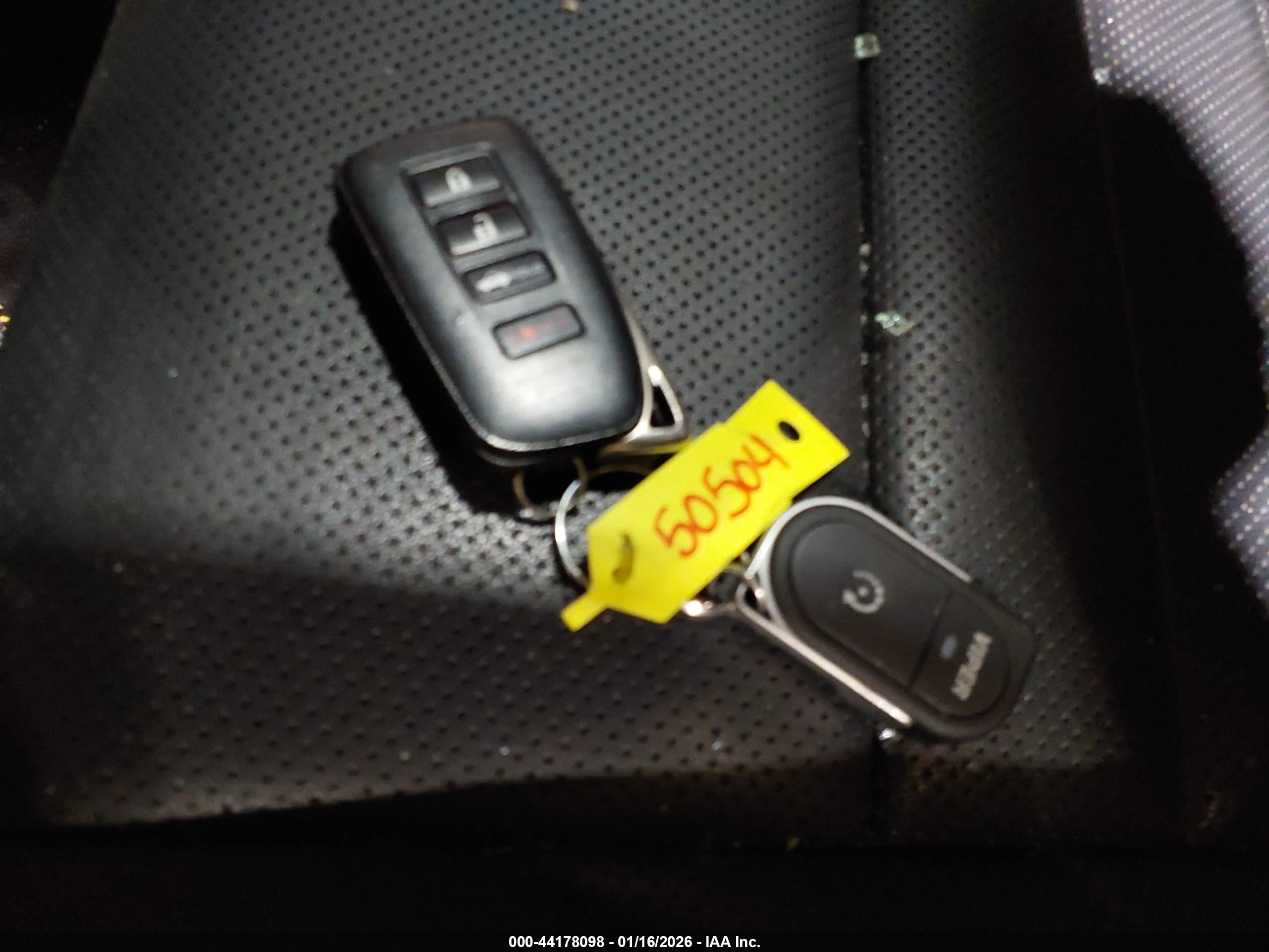 LEXUS IS image 11