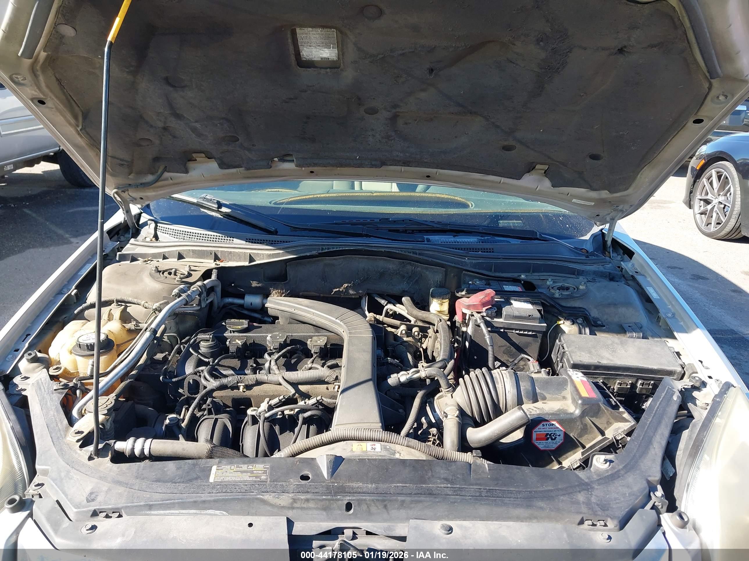 FORD FUSION image 10