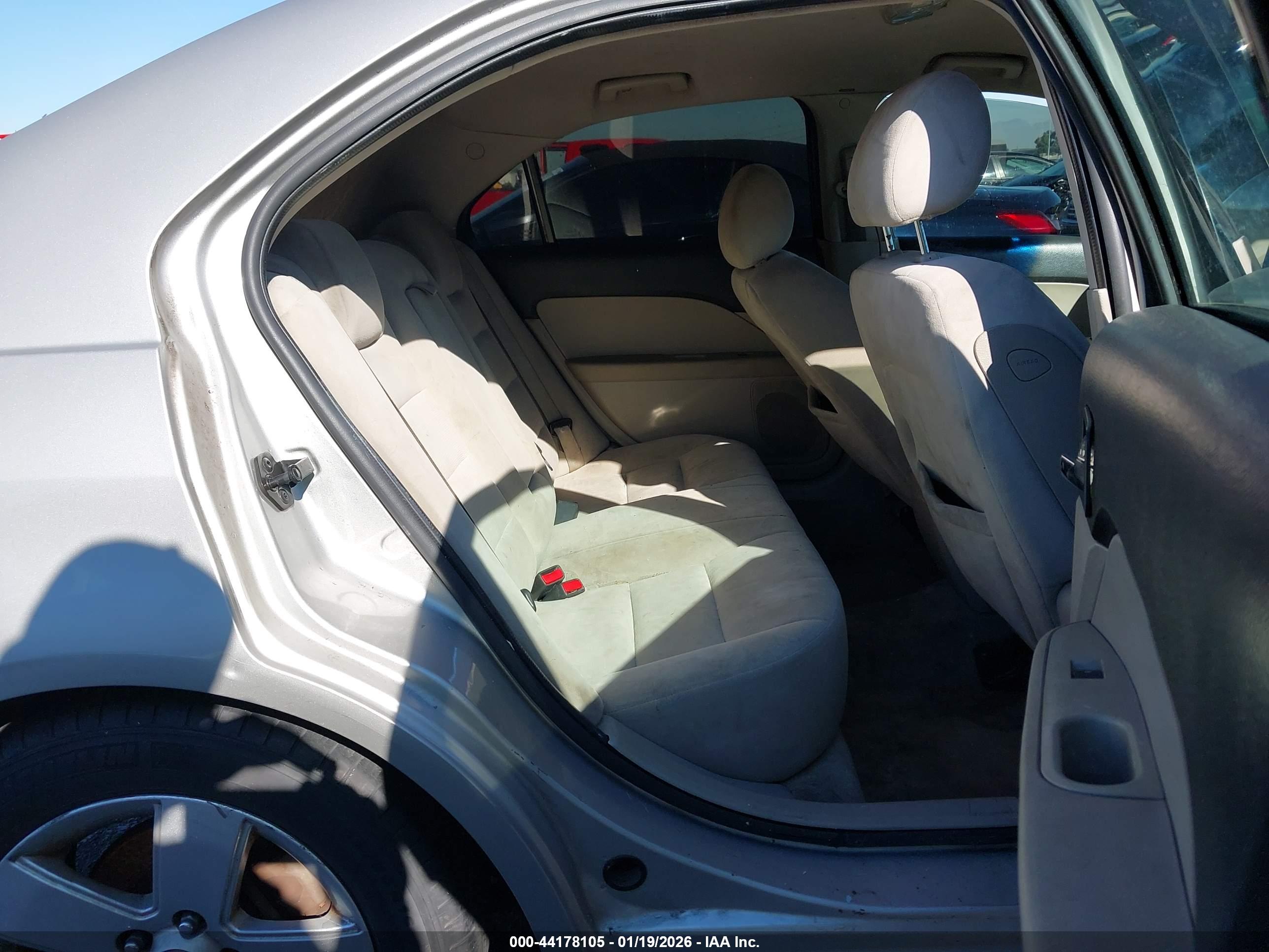 FORD FUSION image 8