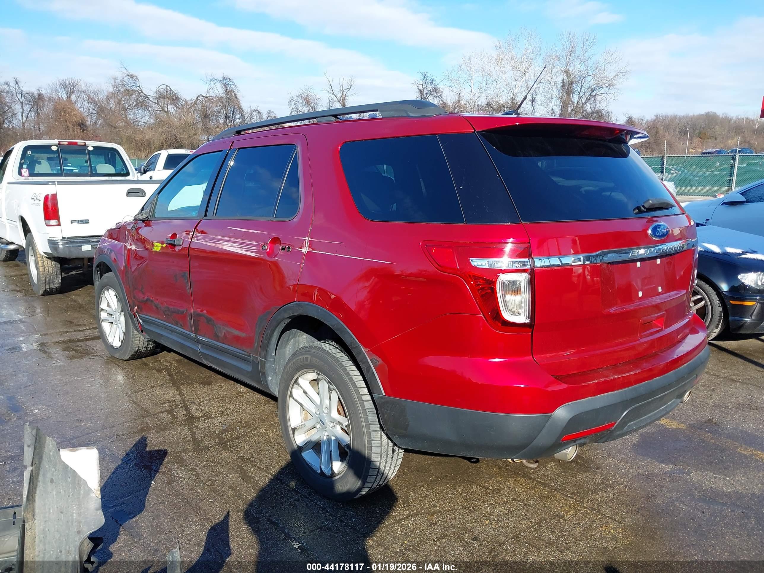 FORD EXPLORER image 3