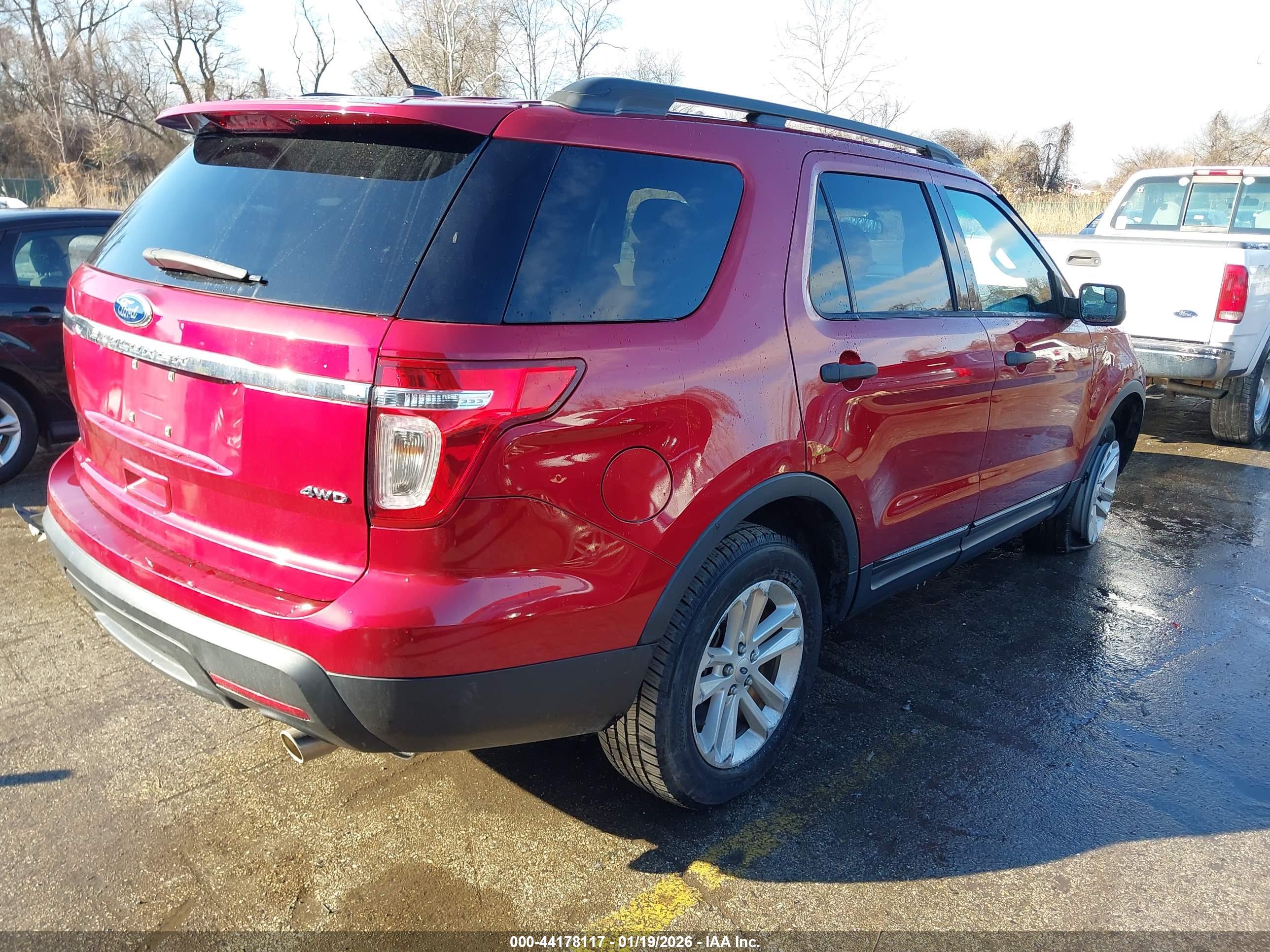 FORD EXPLORER image 4