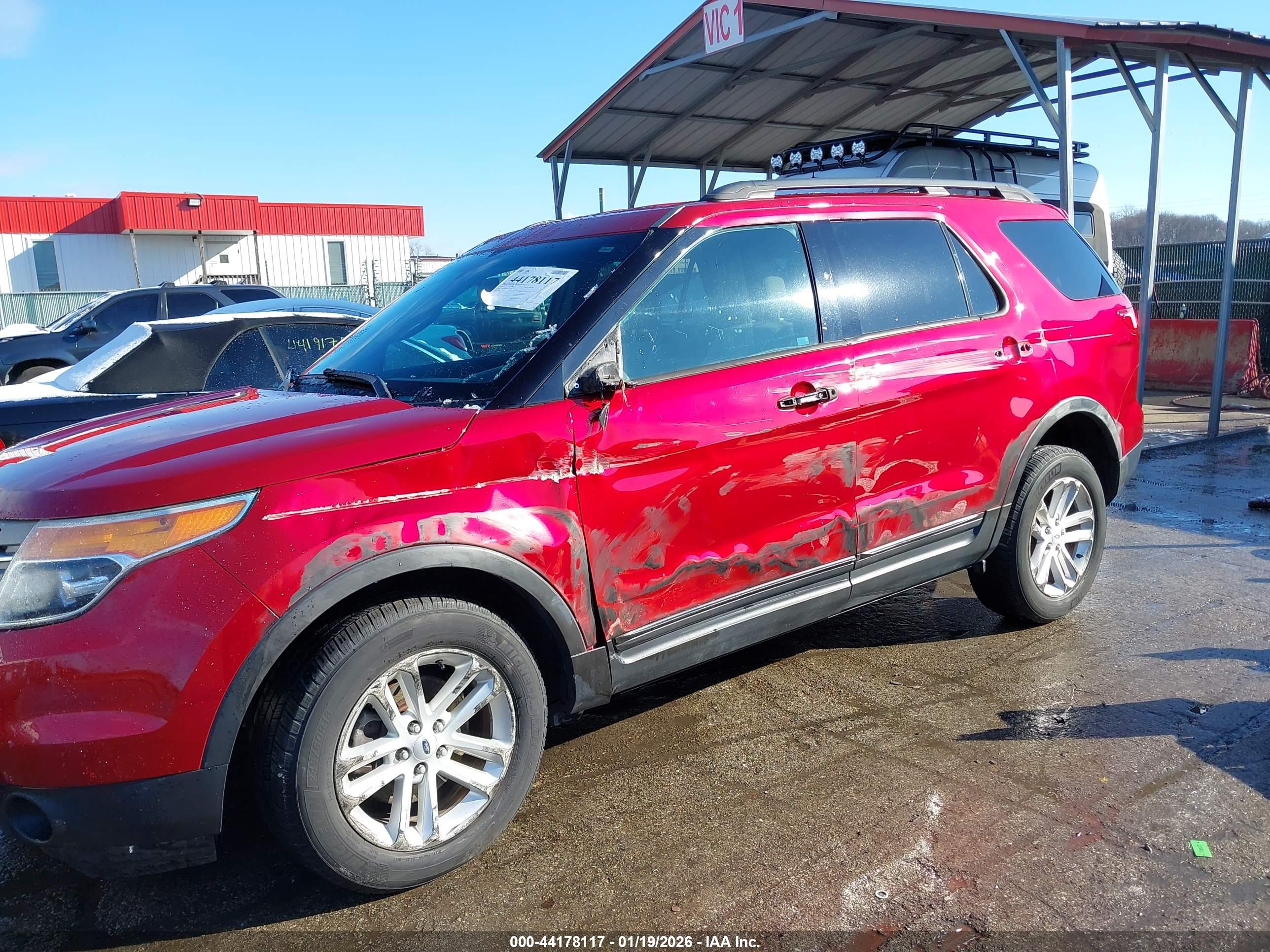 FORD EXPLORER image 6
