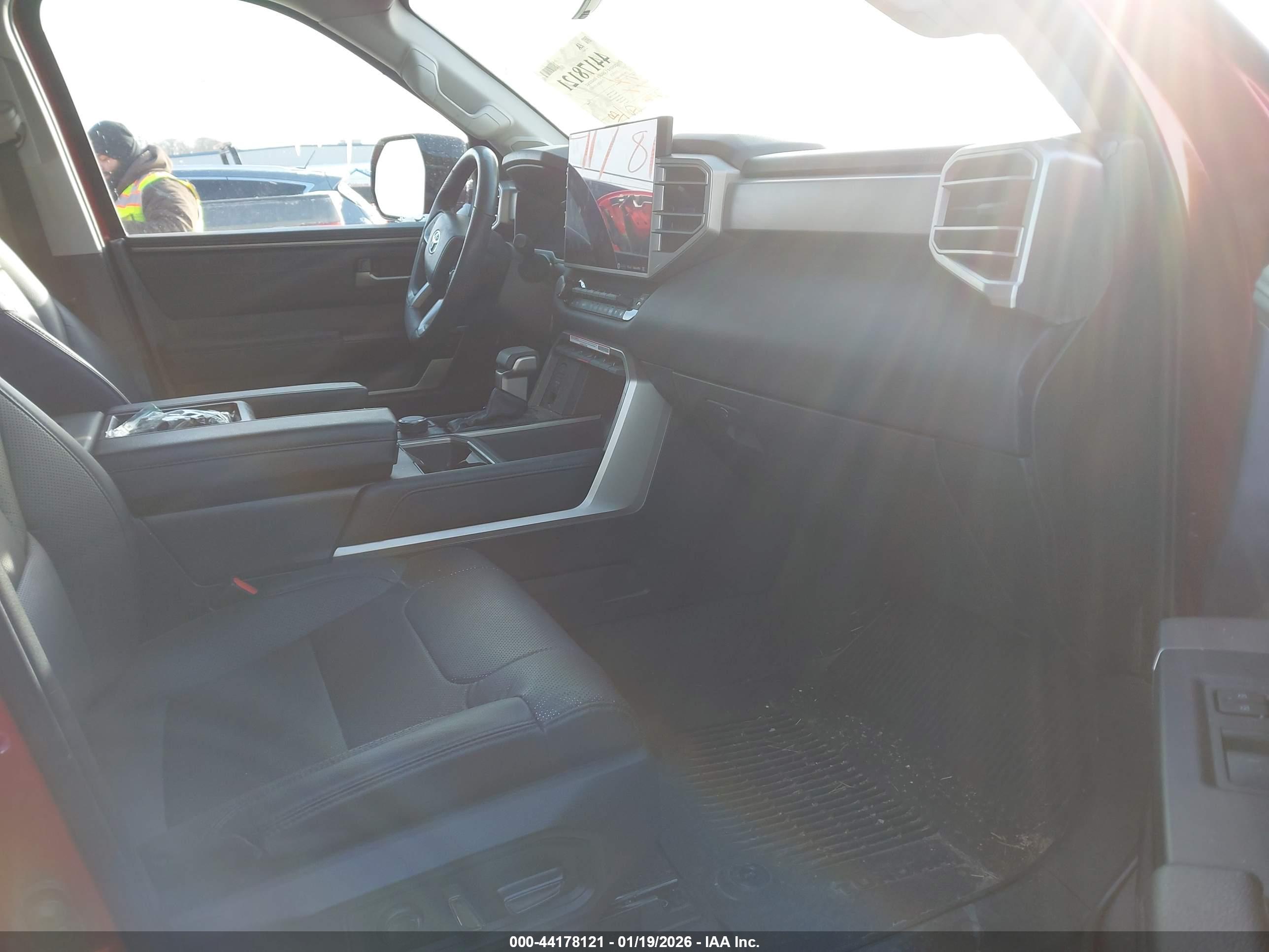 TOYOTA TUNDRA image 5