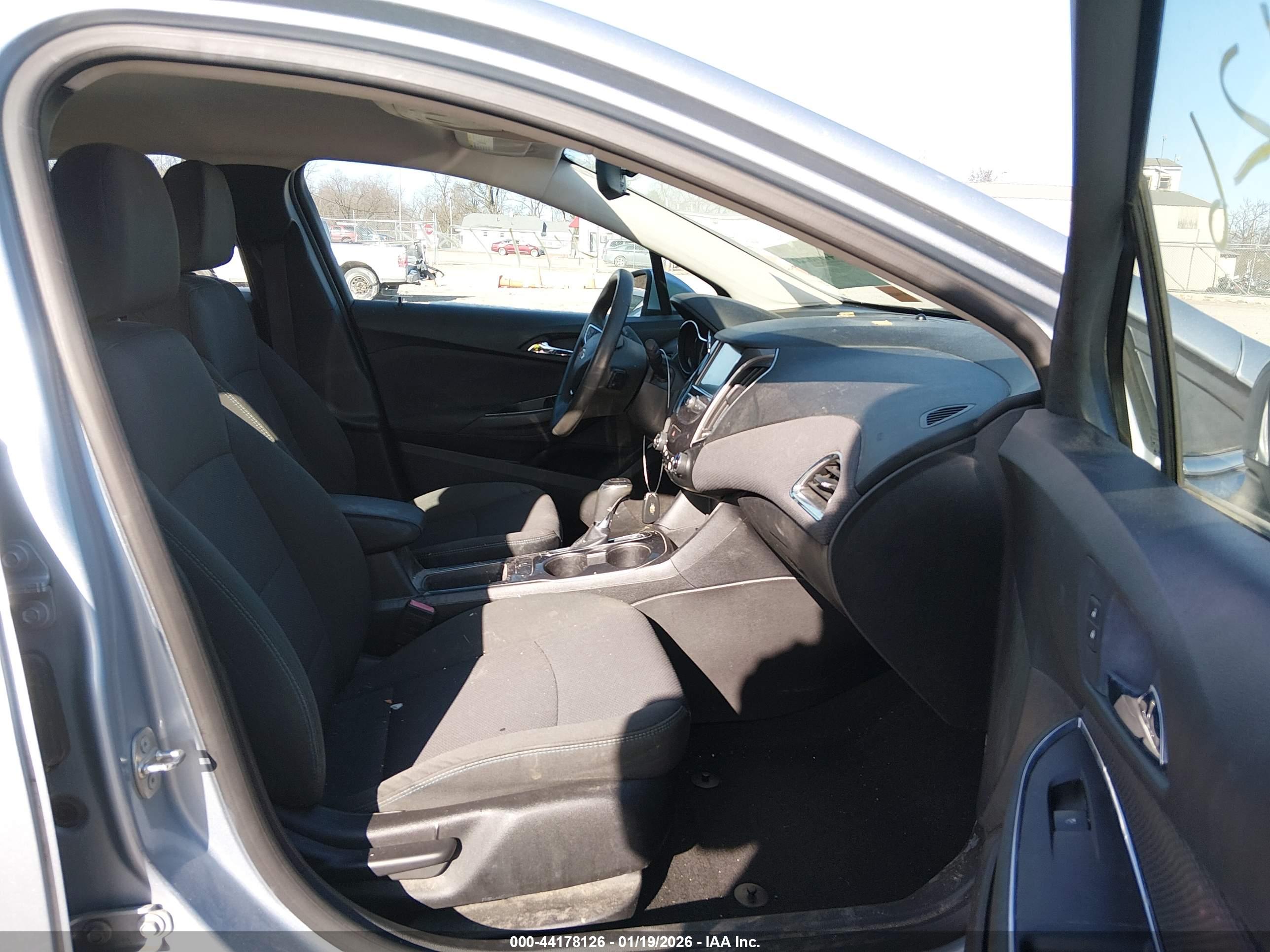 CHEVROLET CRUZE image 5