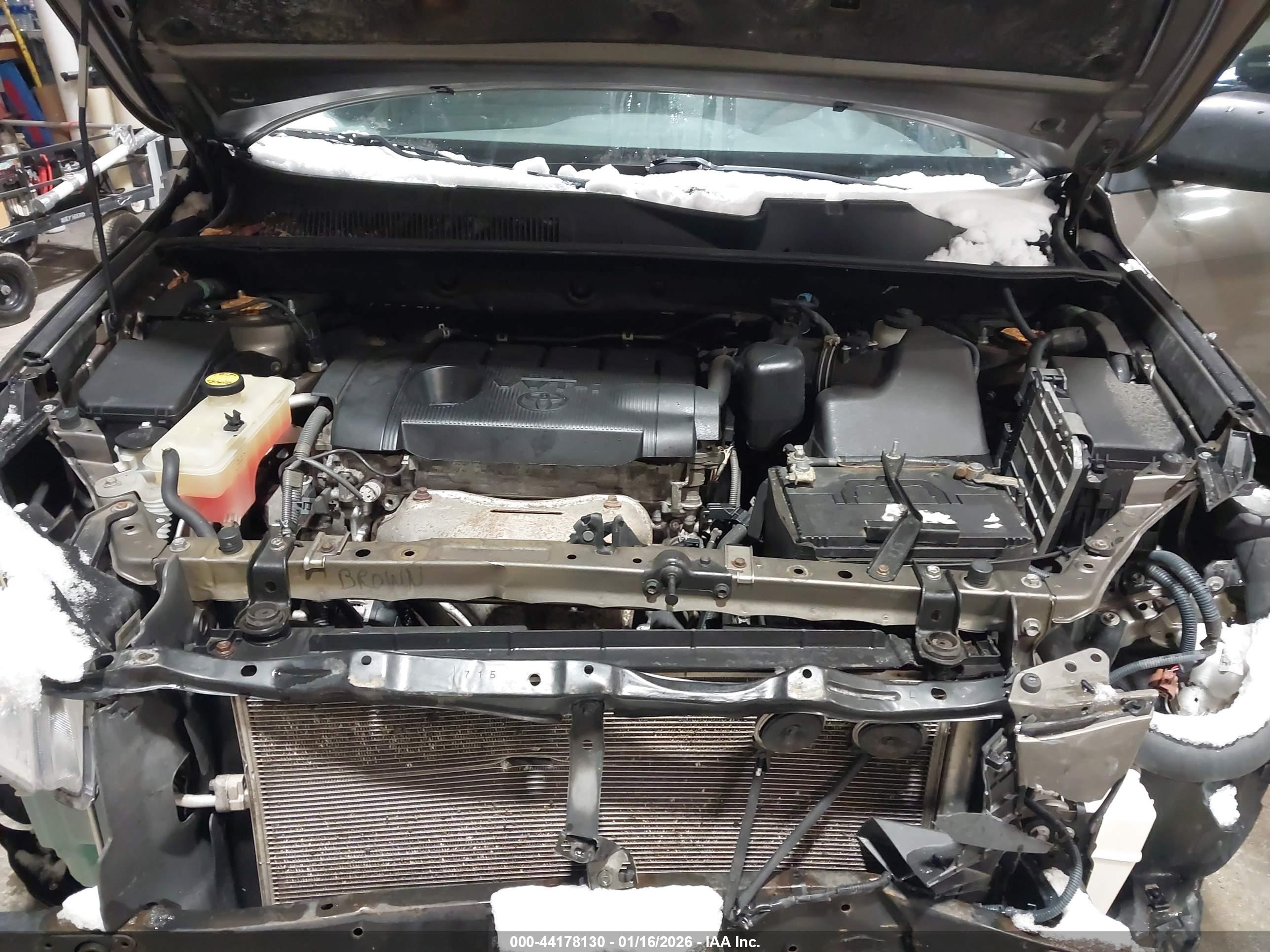 TOYOTA RAV4 image 10