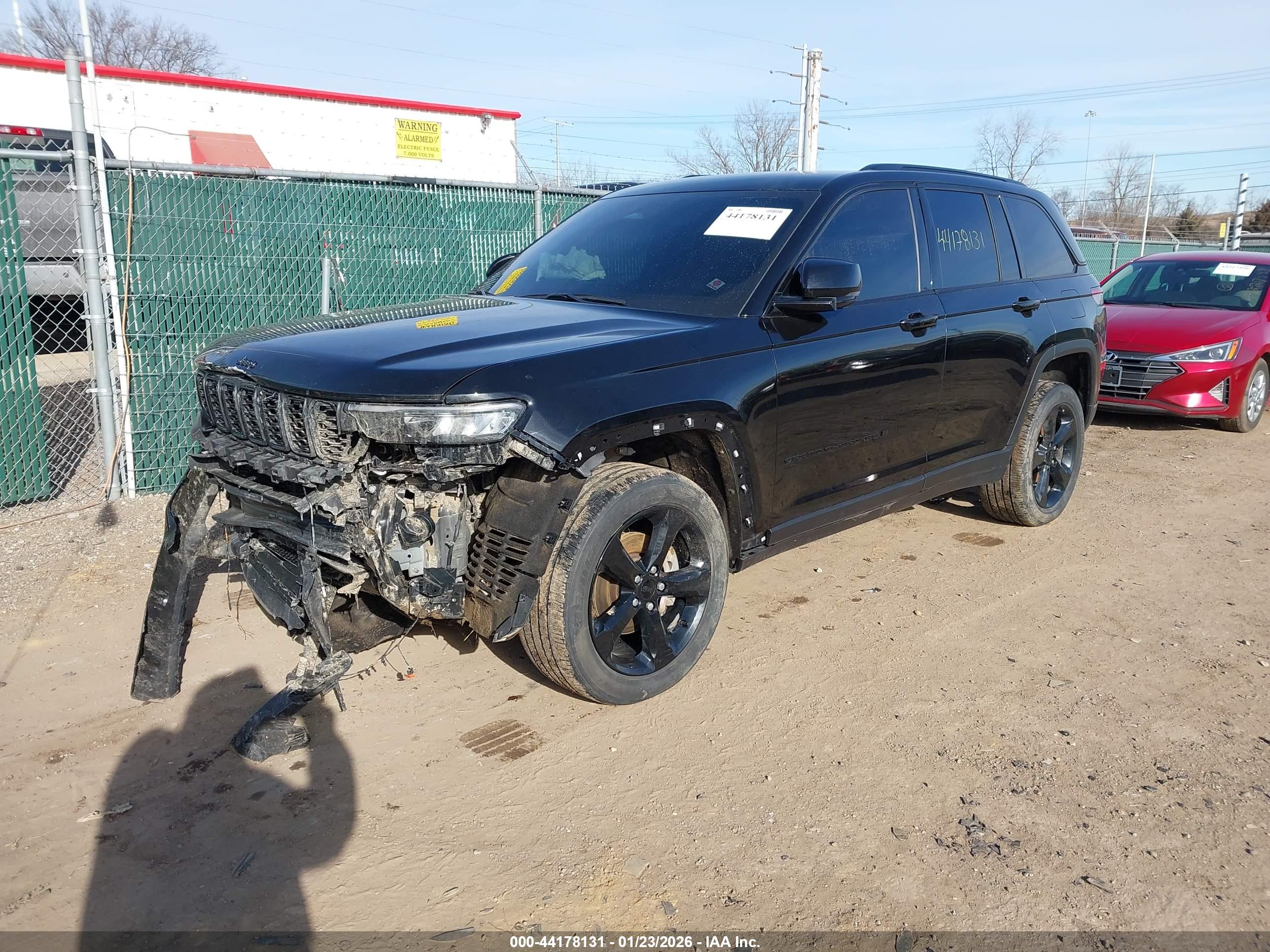 JEEP GRAND image 2