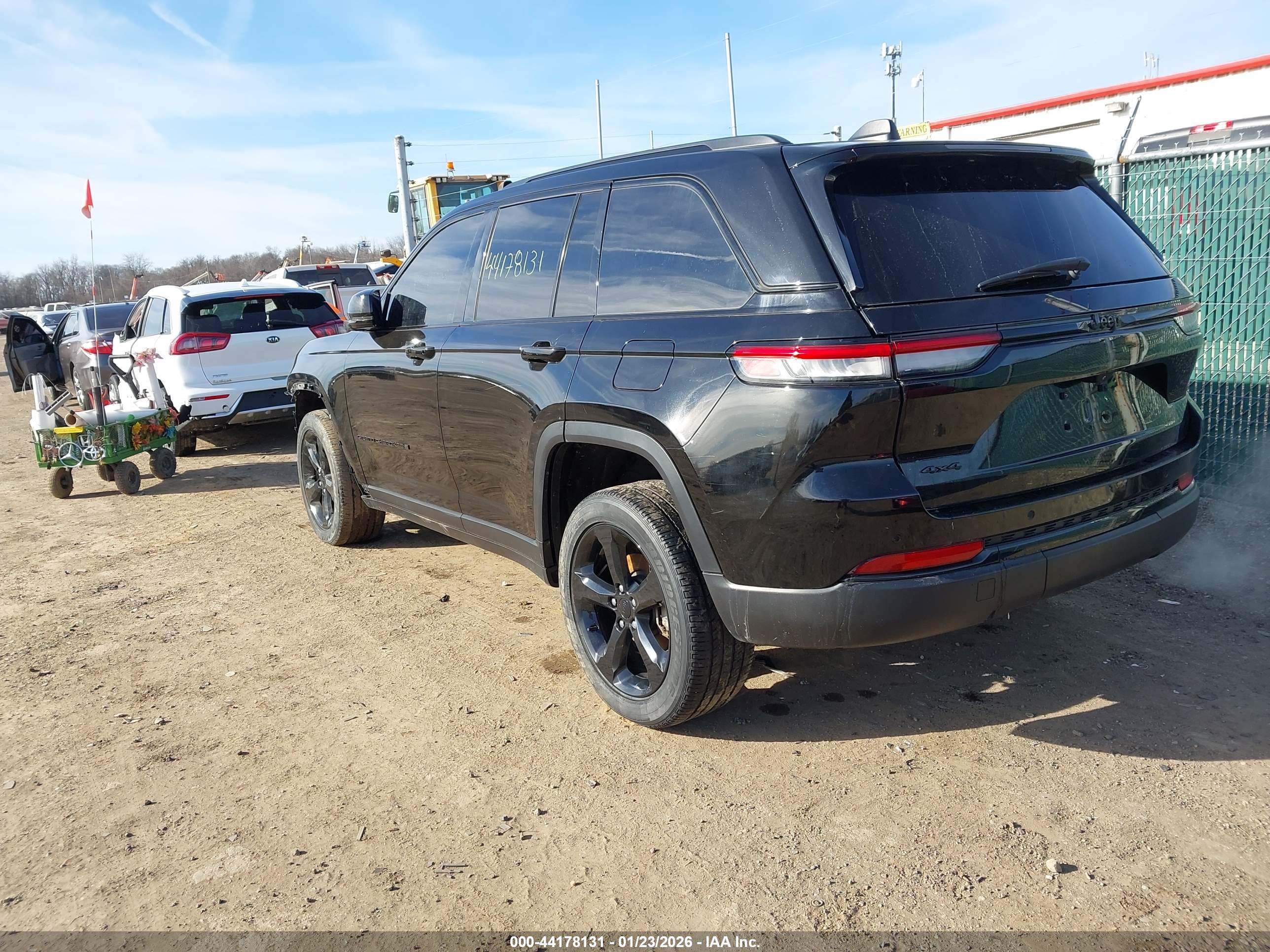 JEEP GRAND image 3
