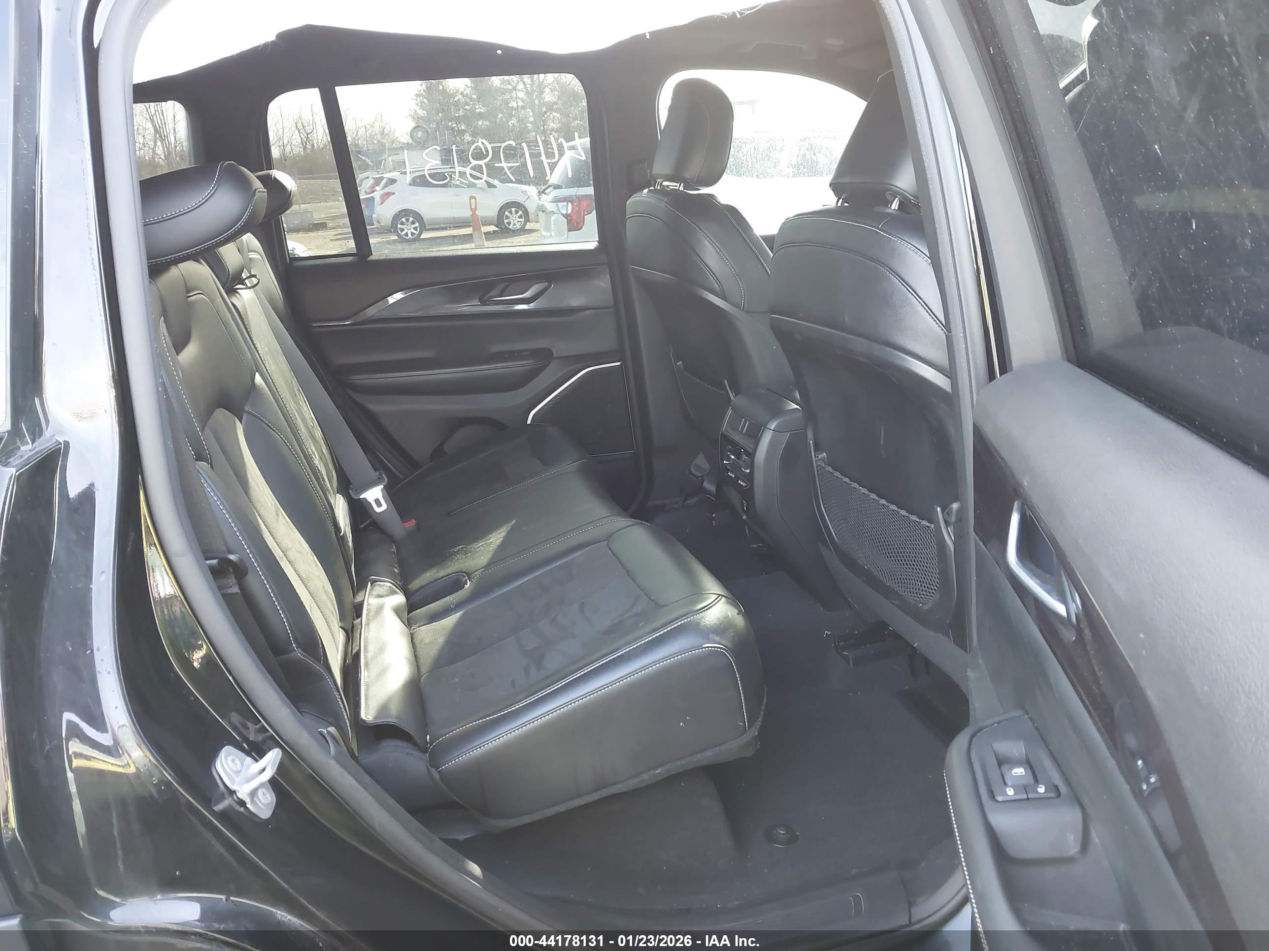 JEEP GRAND image 8
