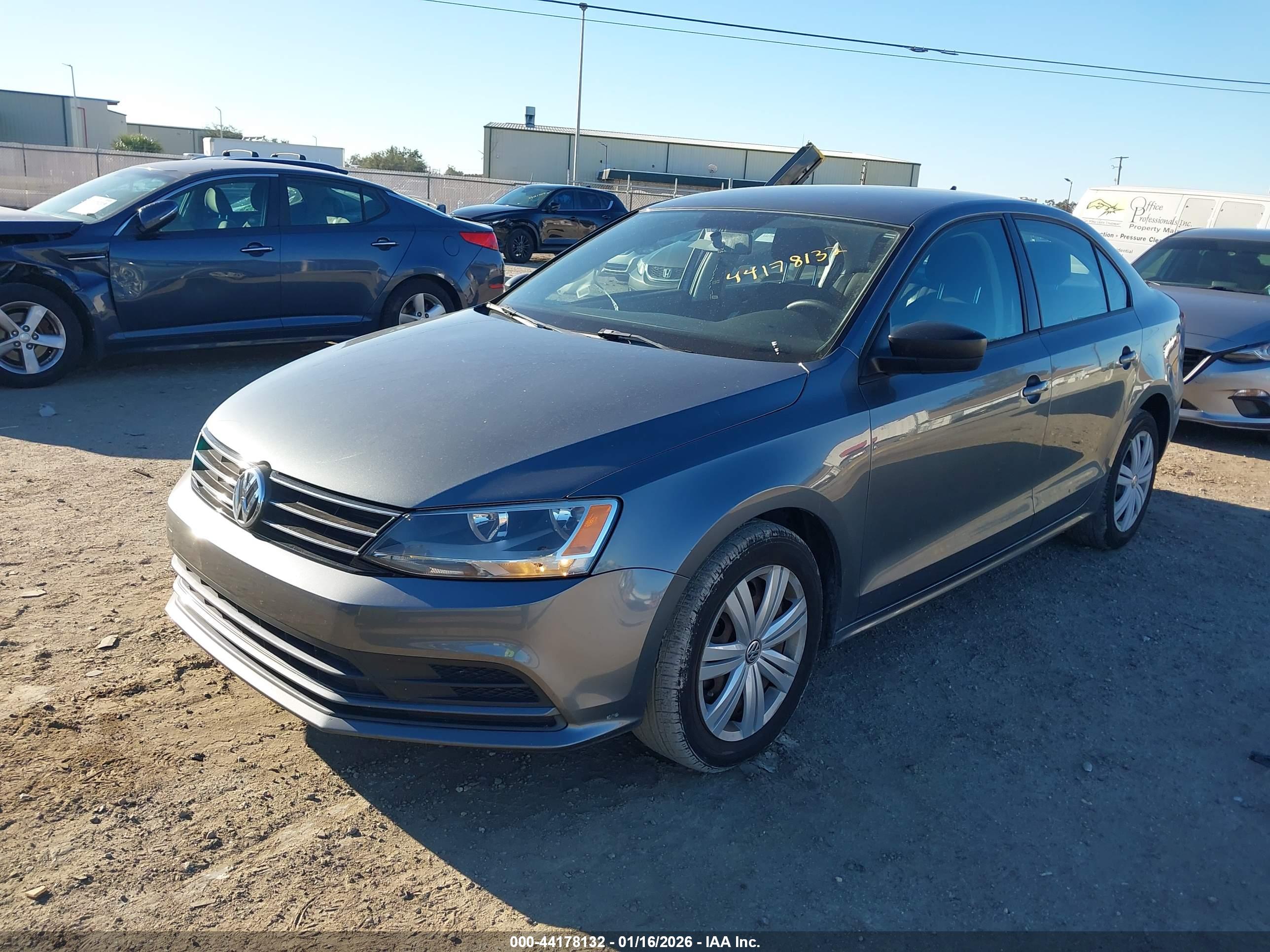 VOLKSWAGEN JETTA image 2