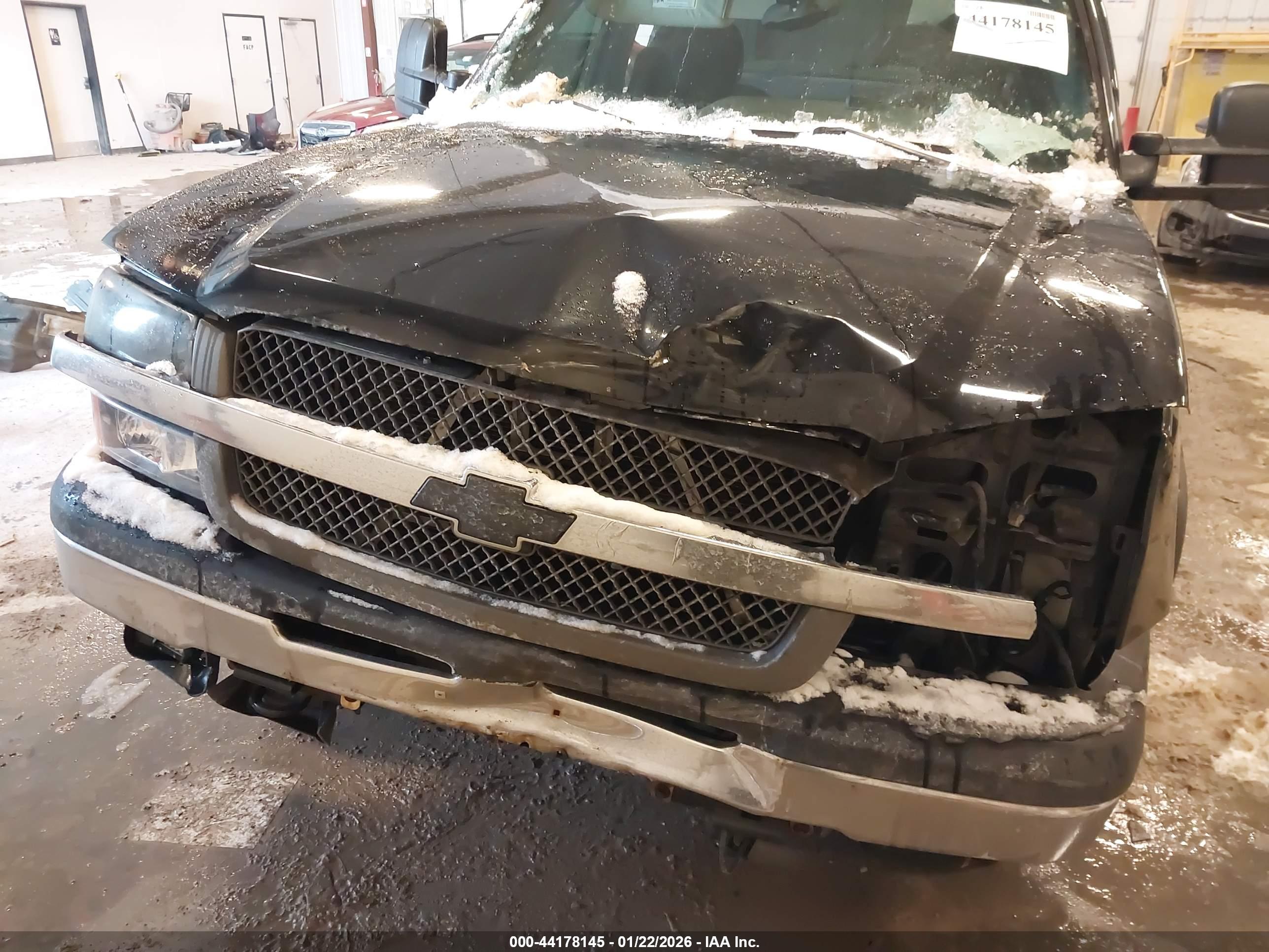 CHEVROLET SILVERADO image 6