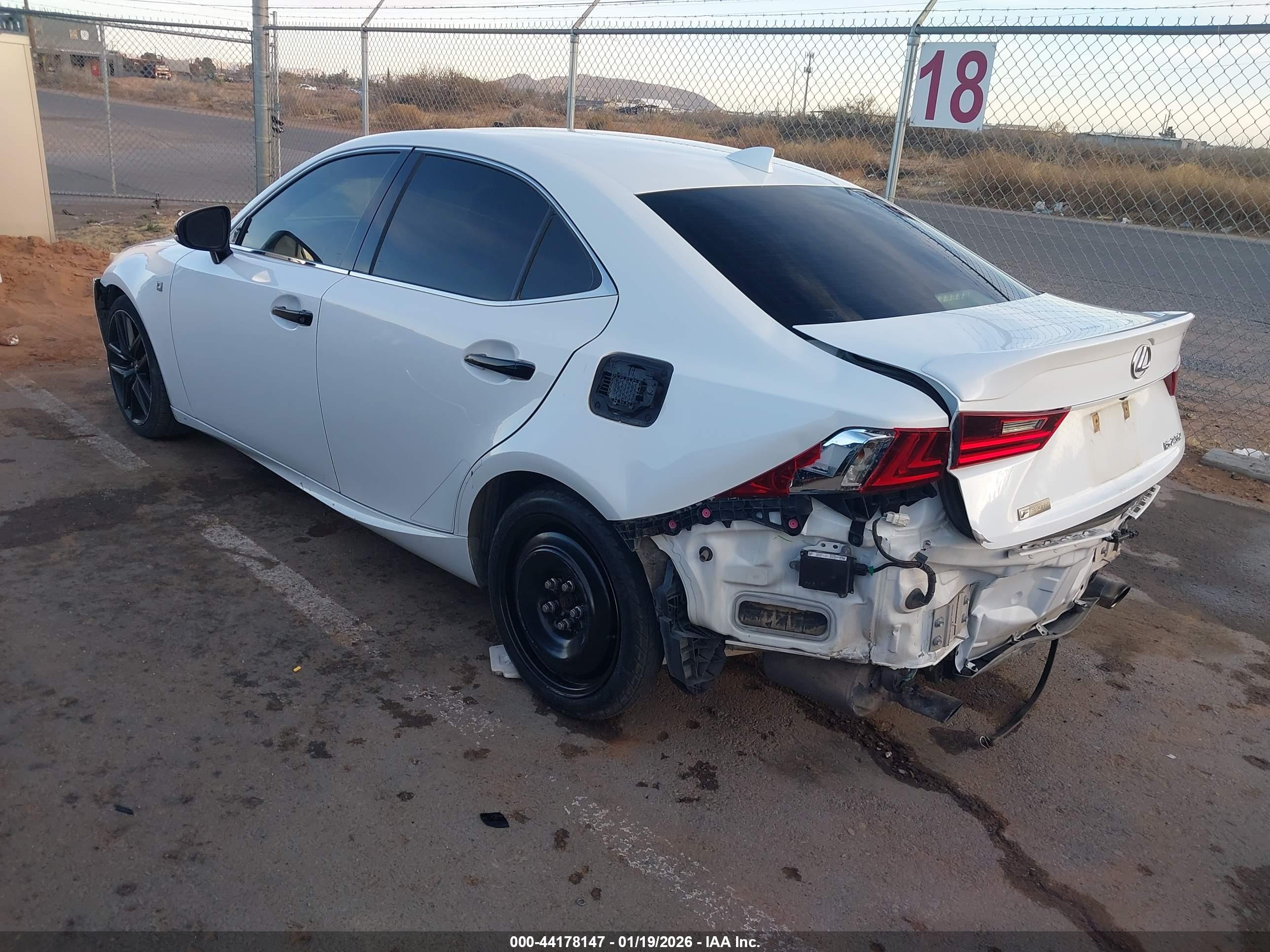 LEXUS IS image 3