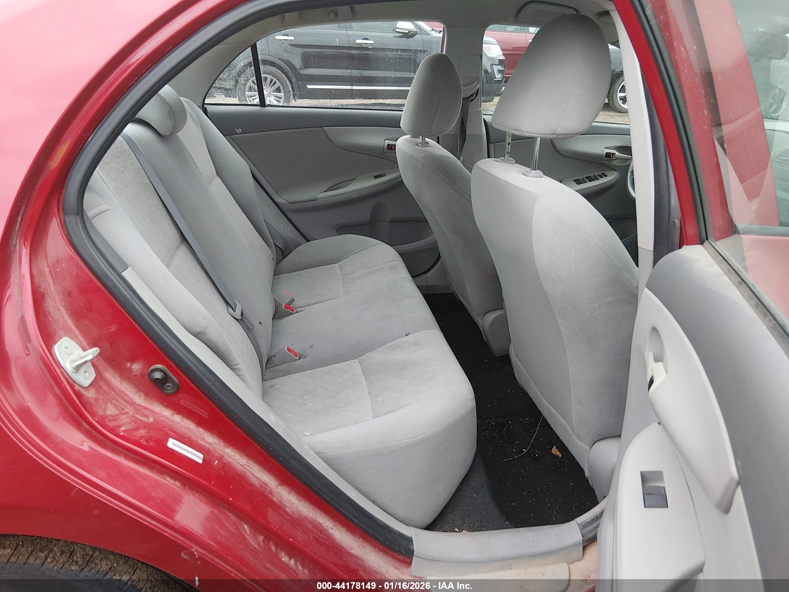 TOYOTA COROLLA image 8