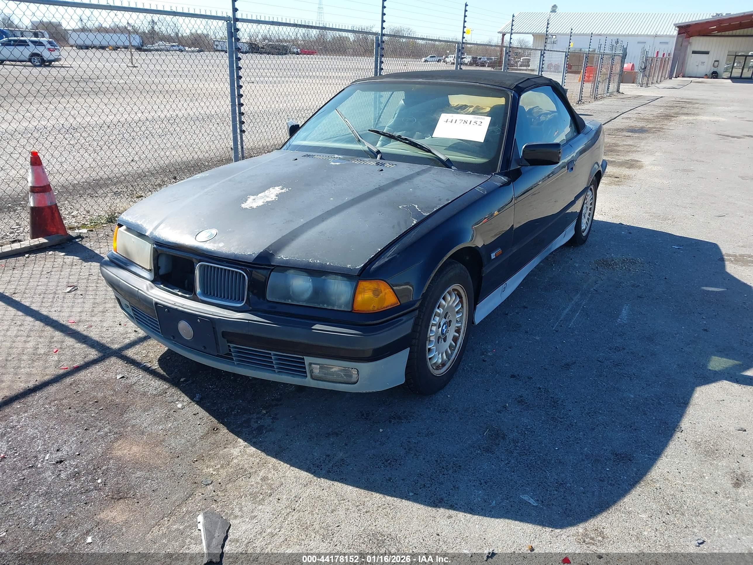BMW 318 image 2