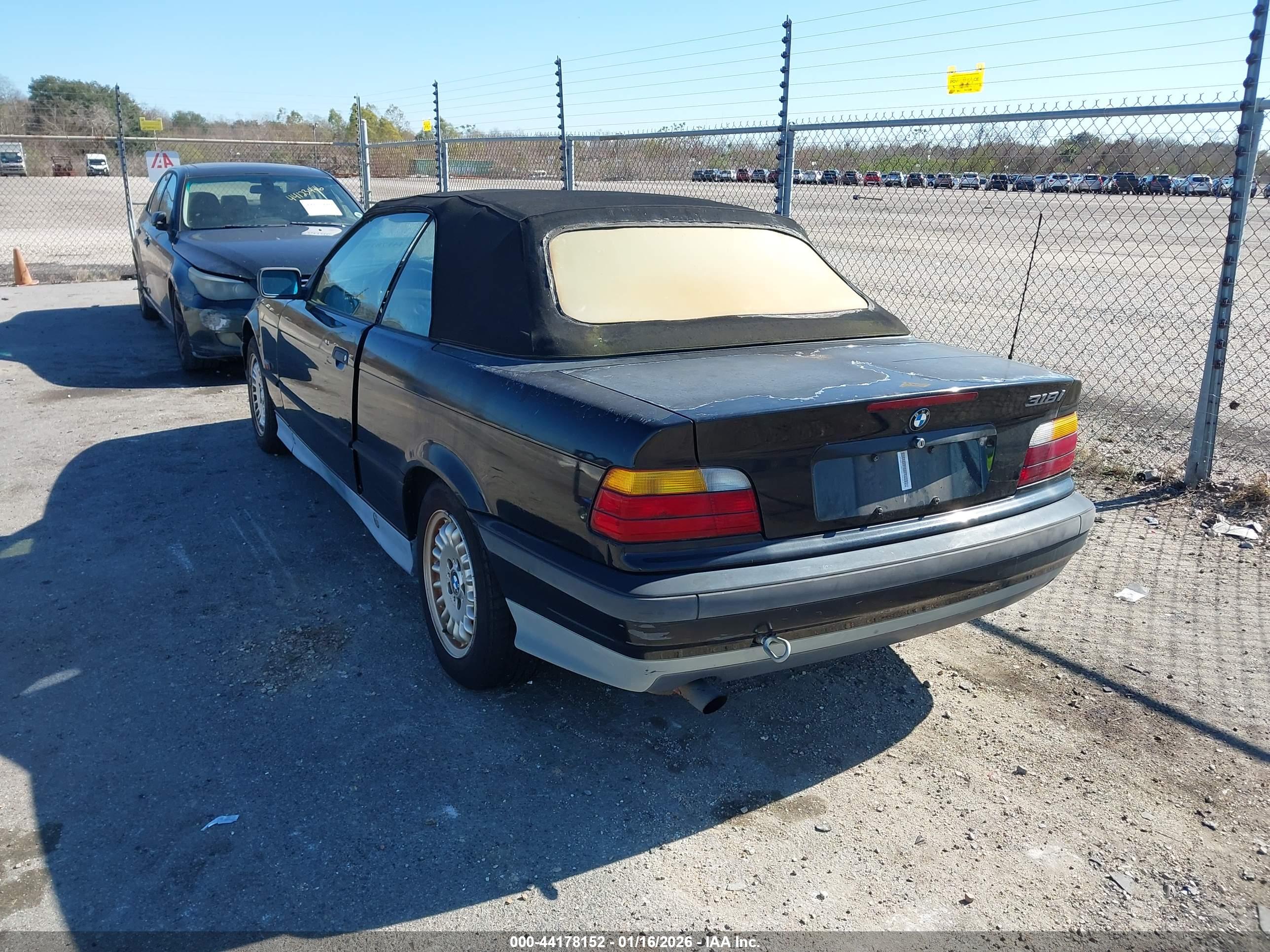 BMW 318 image 3