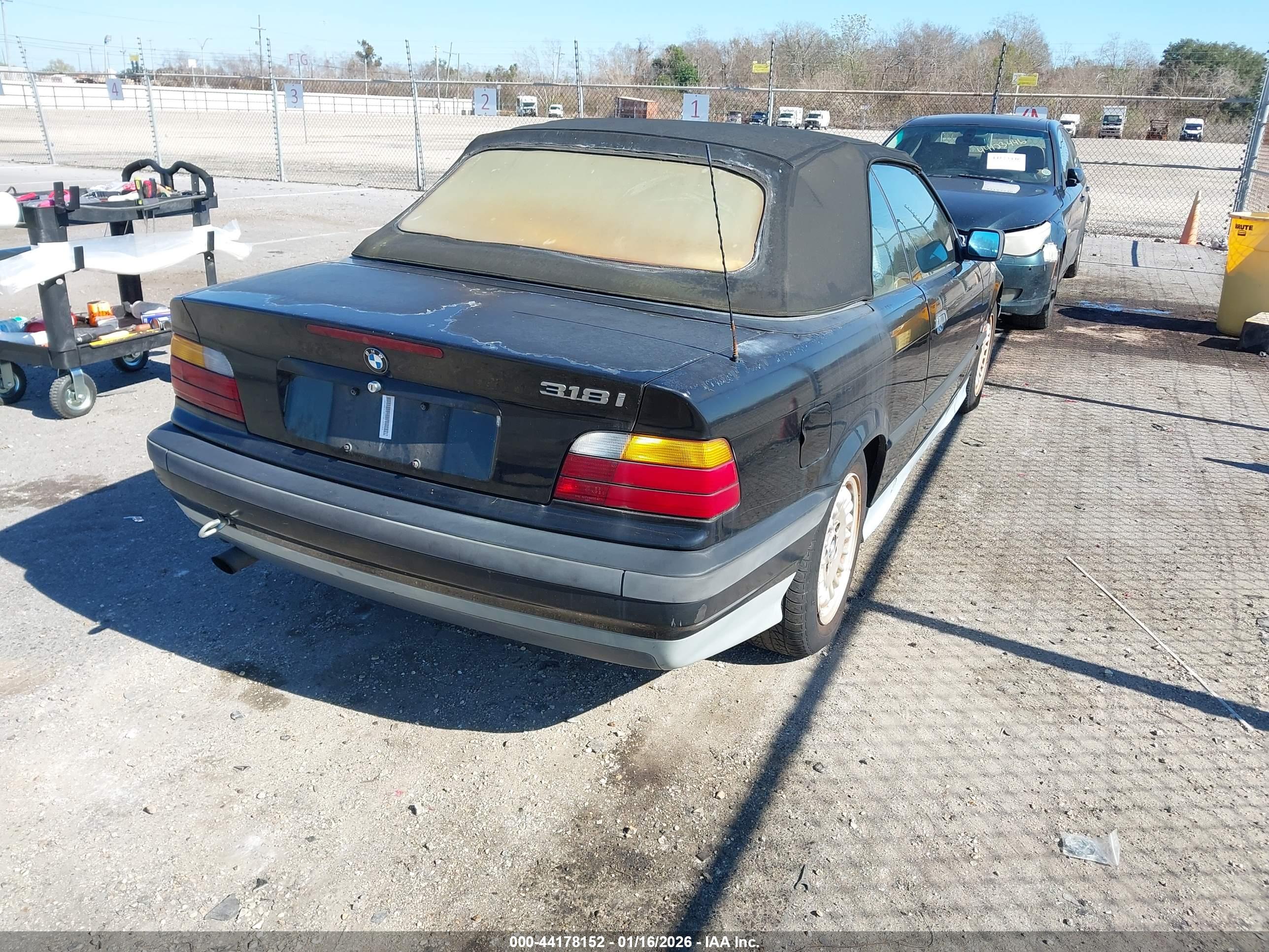 BMW 318 image 4