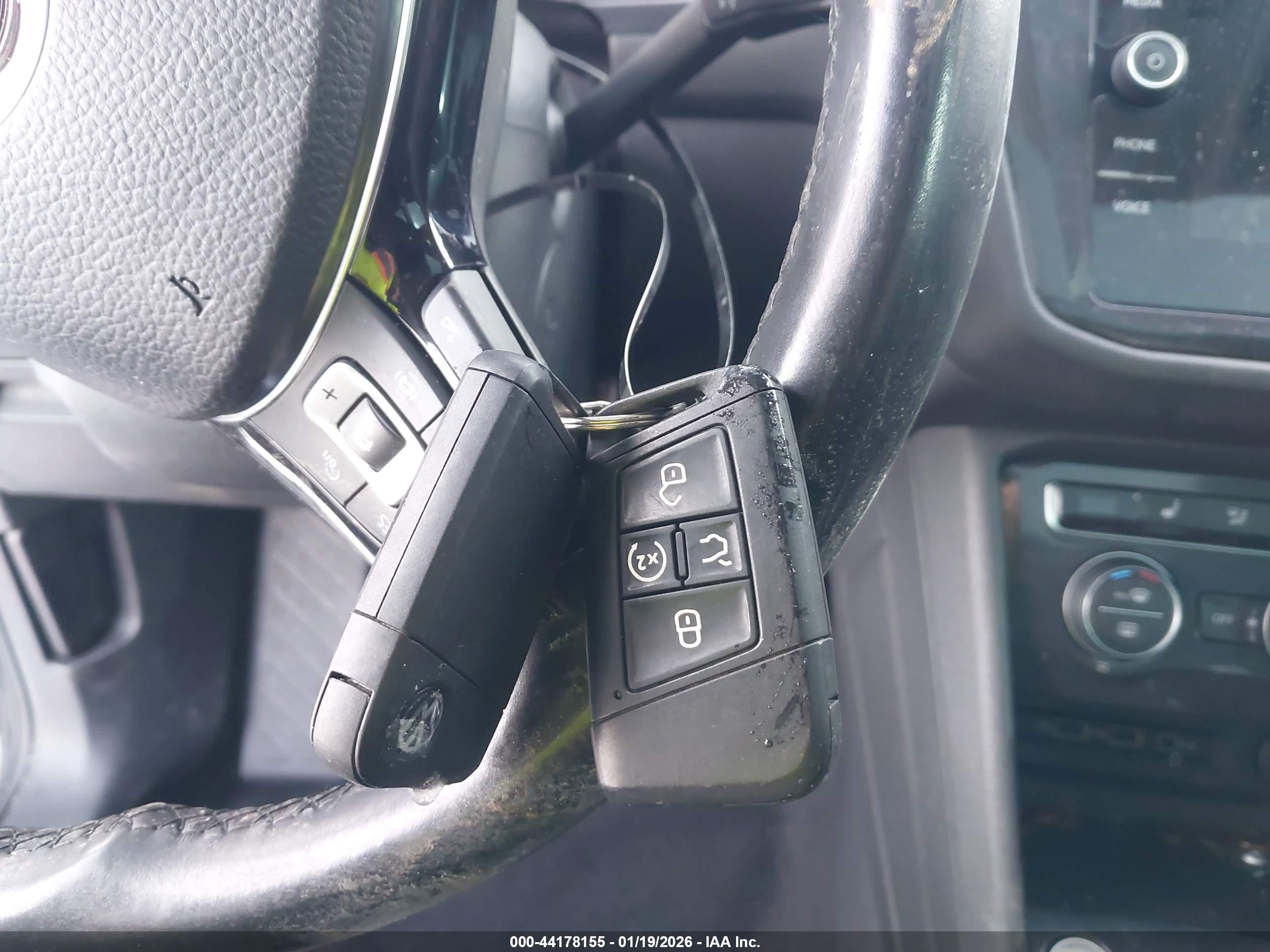 VOLKSWAGEN TIGUAN image 11