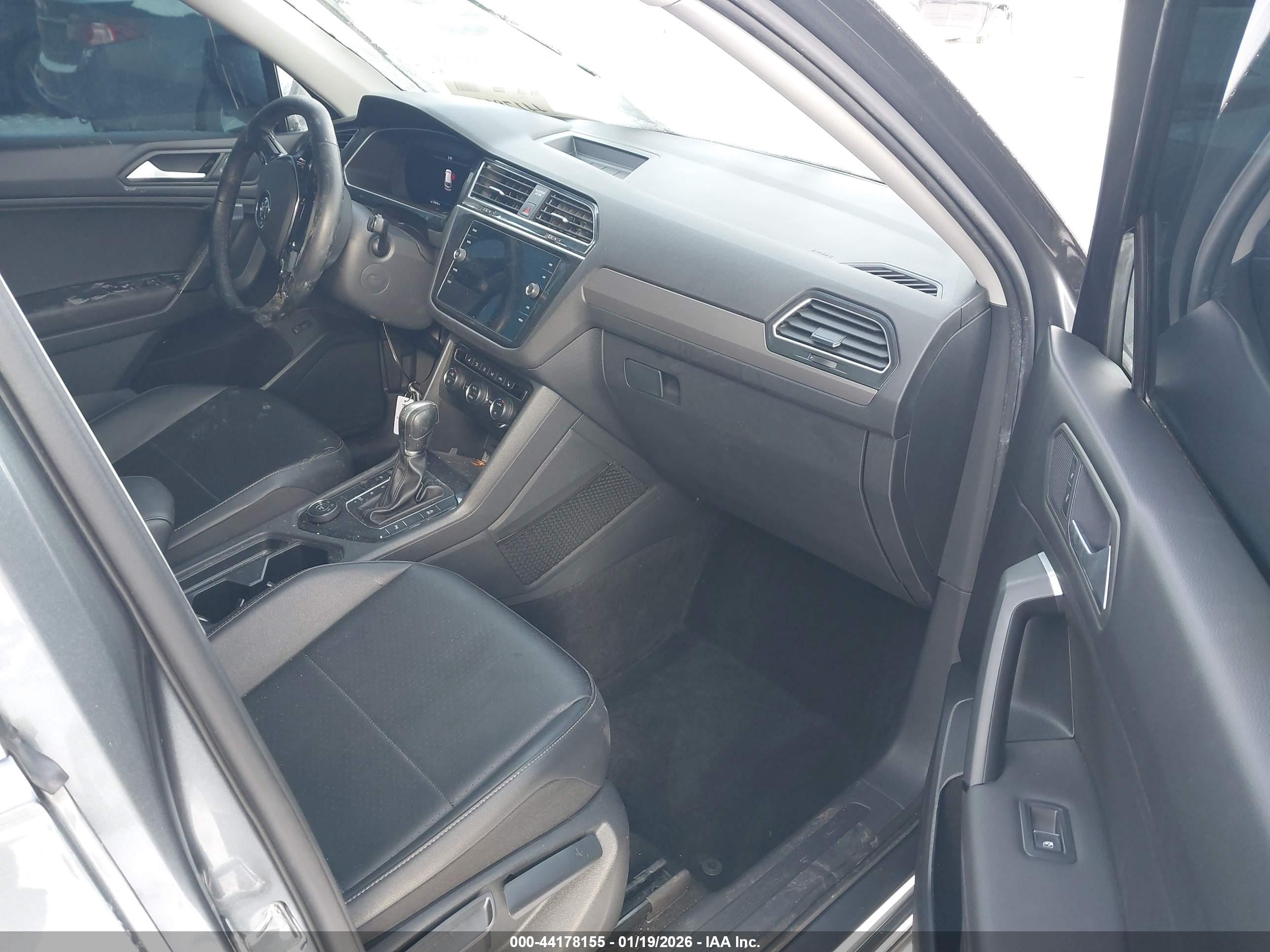 VOLKSWAGEN TIGUAN image 5
