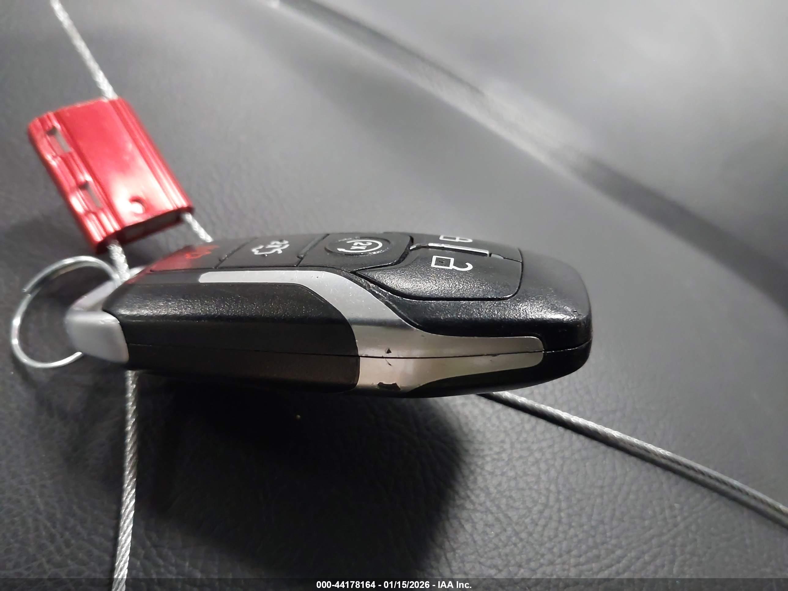 FORD FUSION image 11