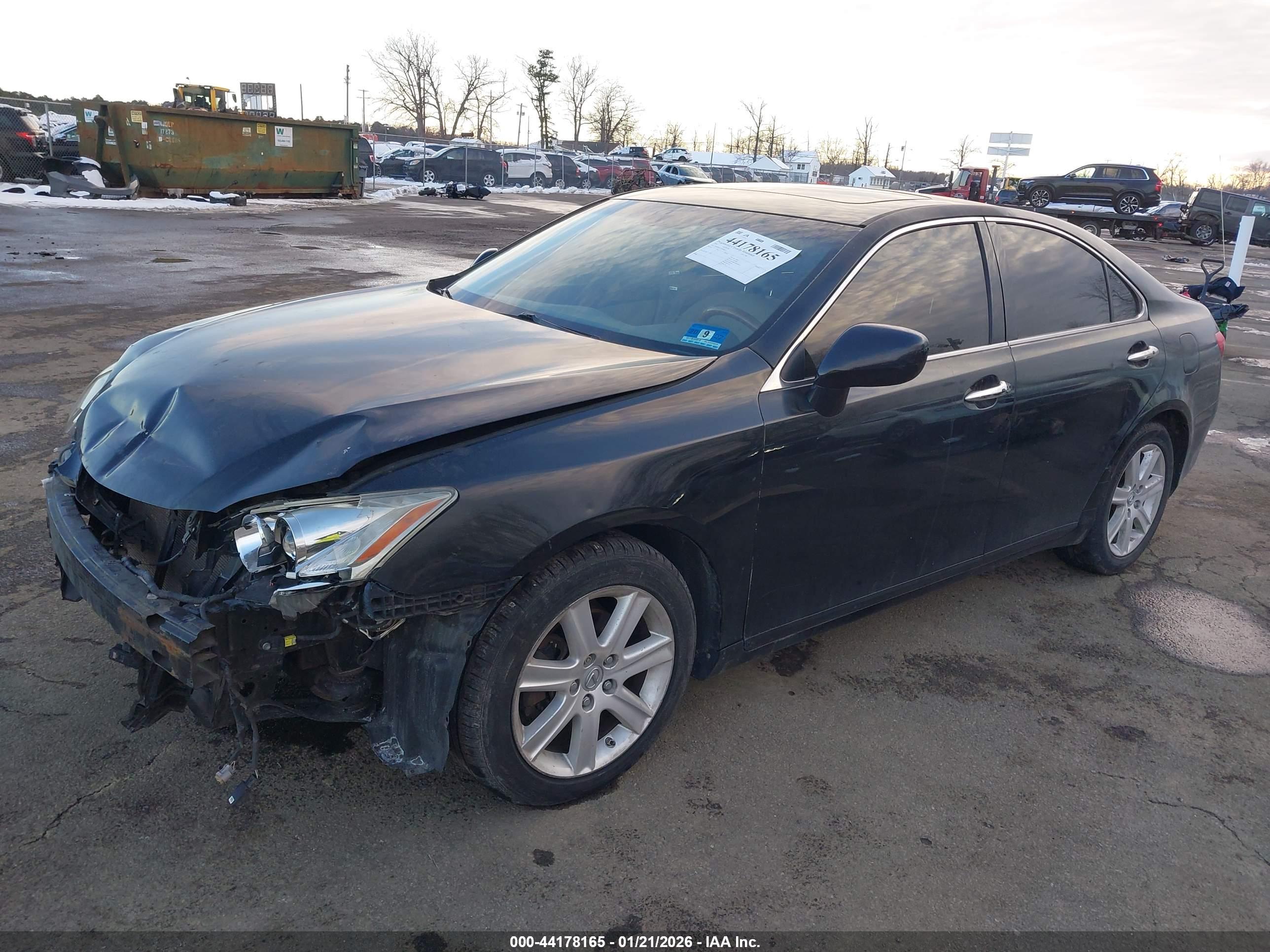 LEXUS ES image 2