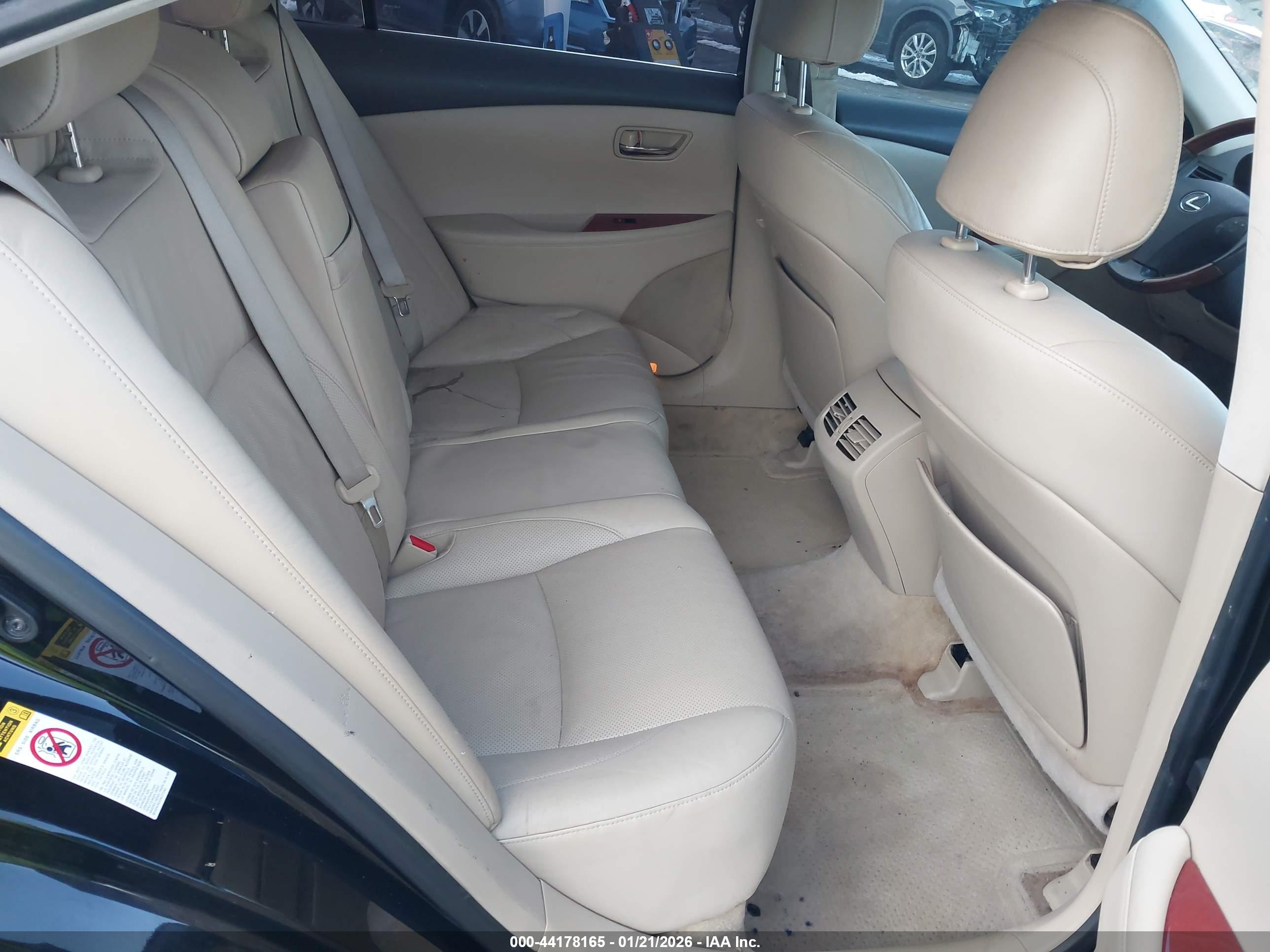 LEXUS ES image 8