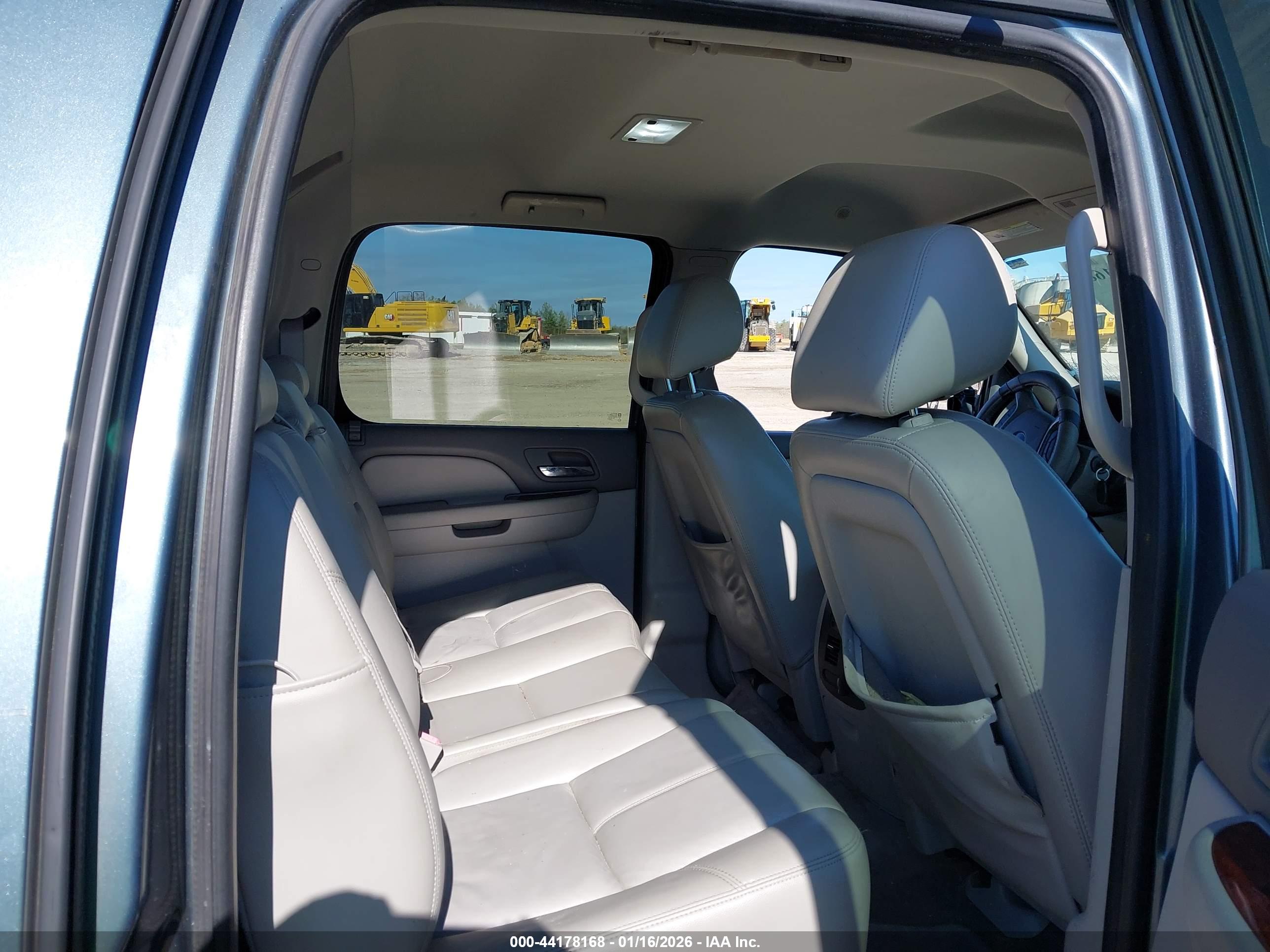 CHEVROLET AVALANCHE image 8