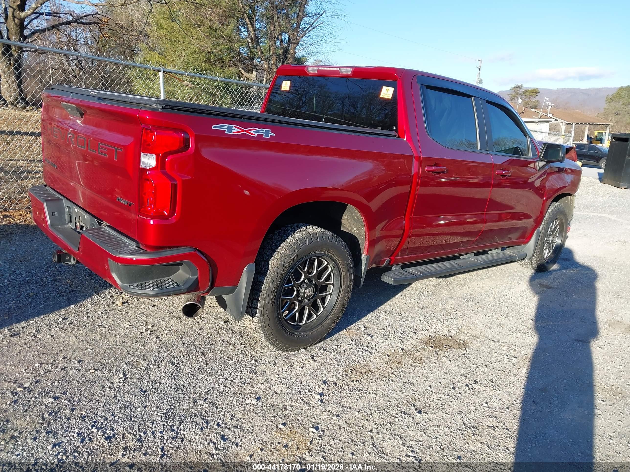 CHEVROLET SILVERADO image 4