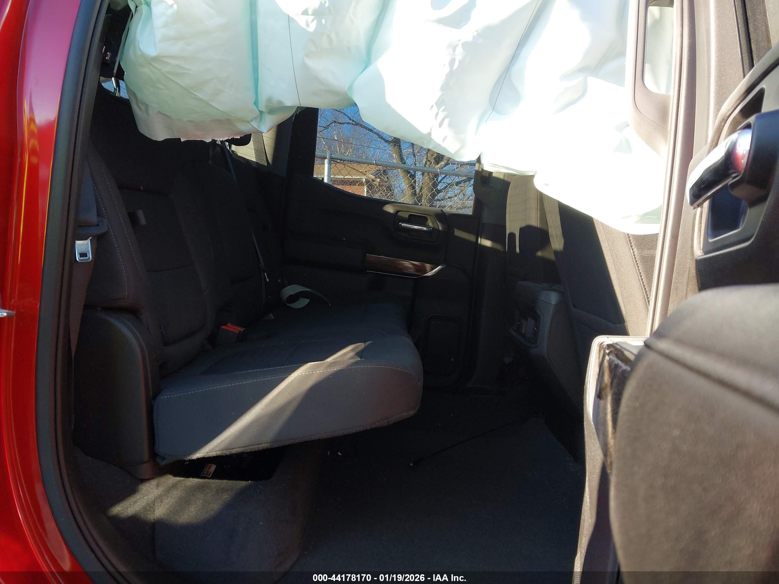 CHEVROLET SILVERADO image 8