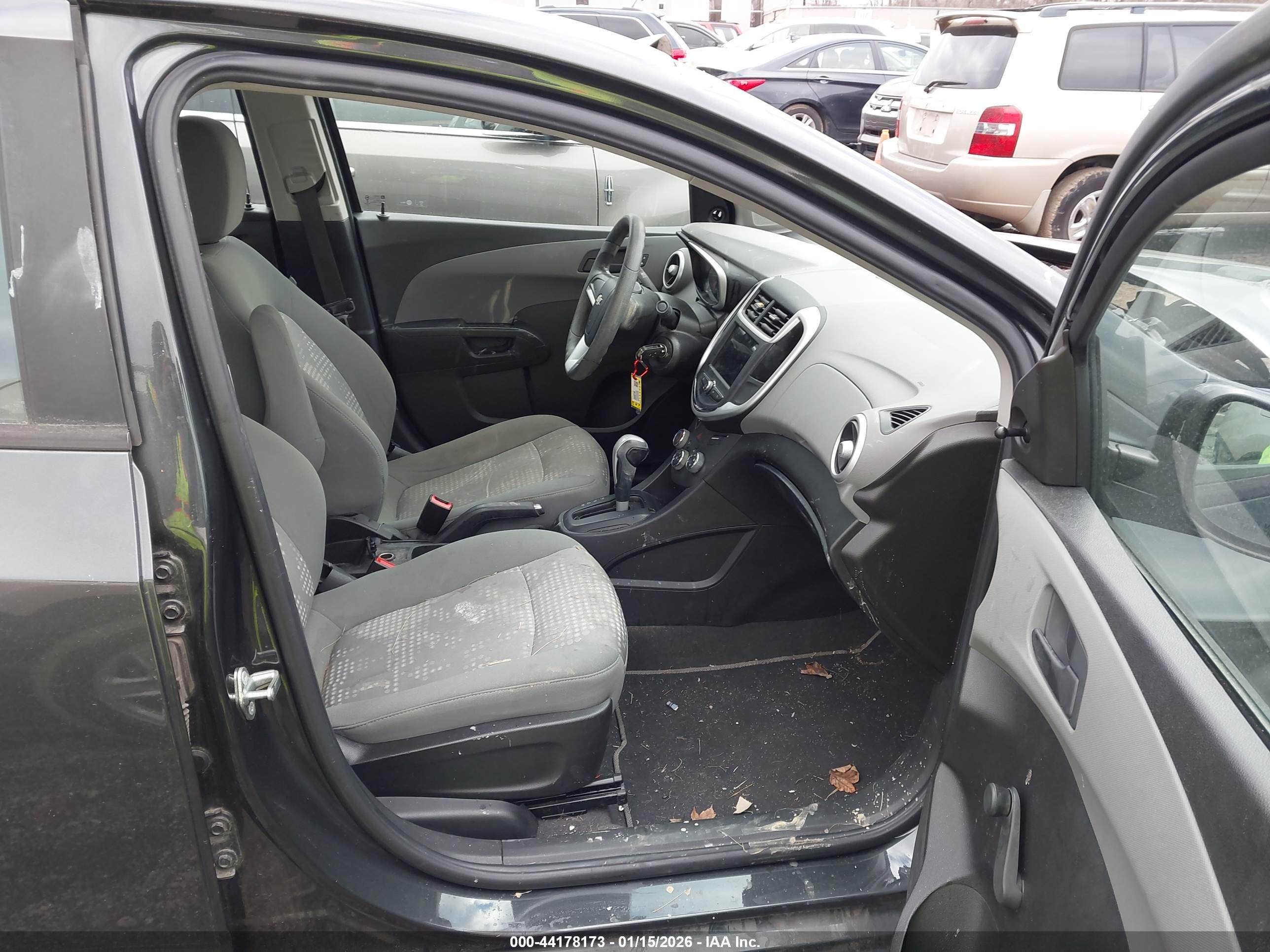 CHEVROLET SONIC image 5