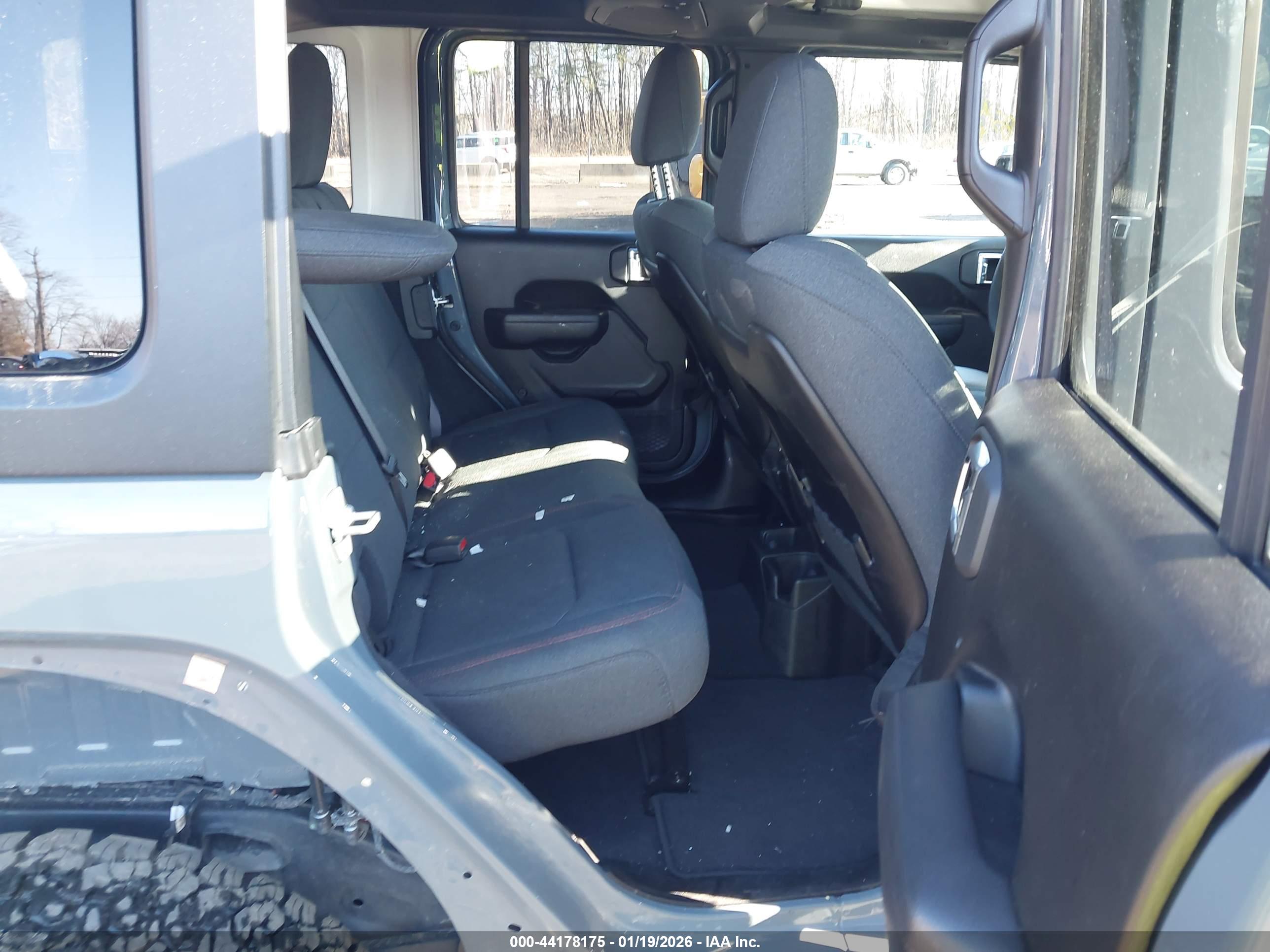 JEEP WRANGLER image 8