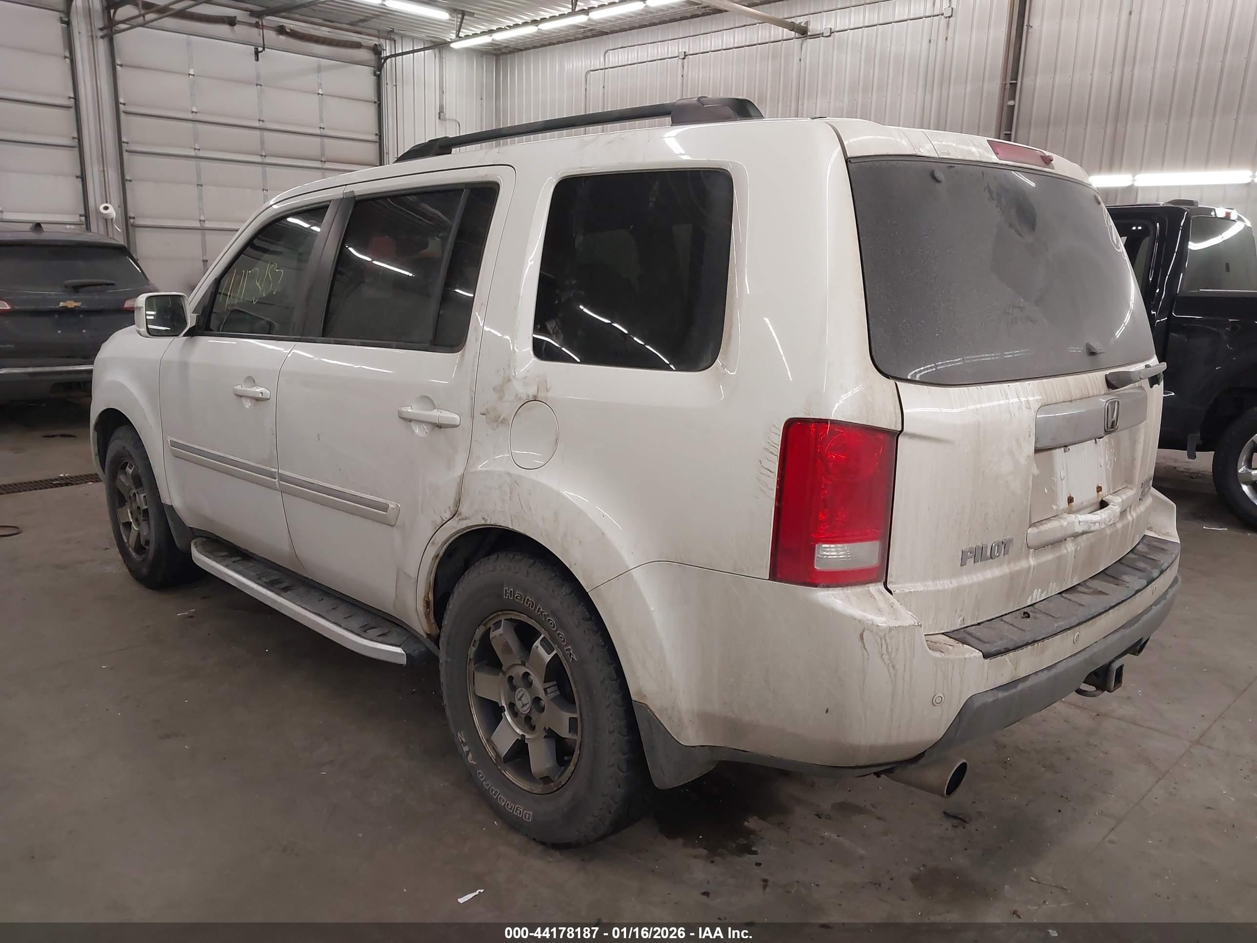 HONDA PILOT image 3