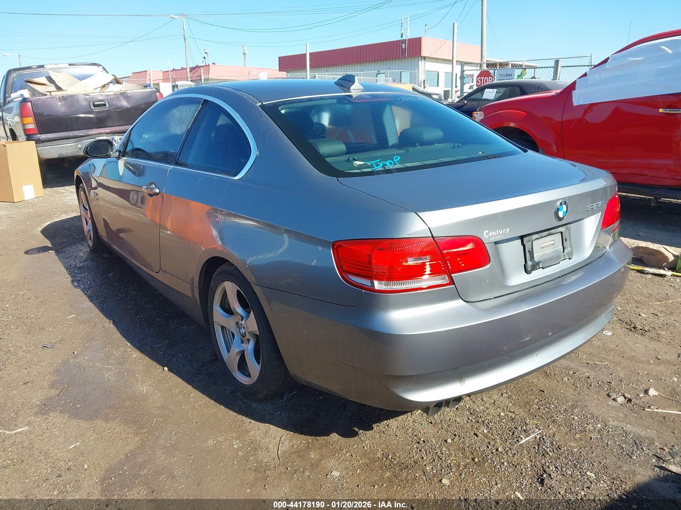 BMW 328I image 3