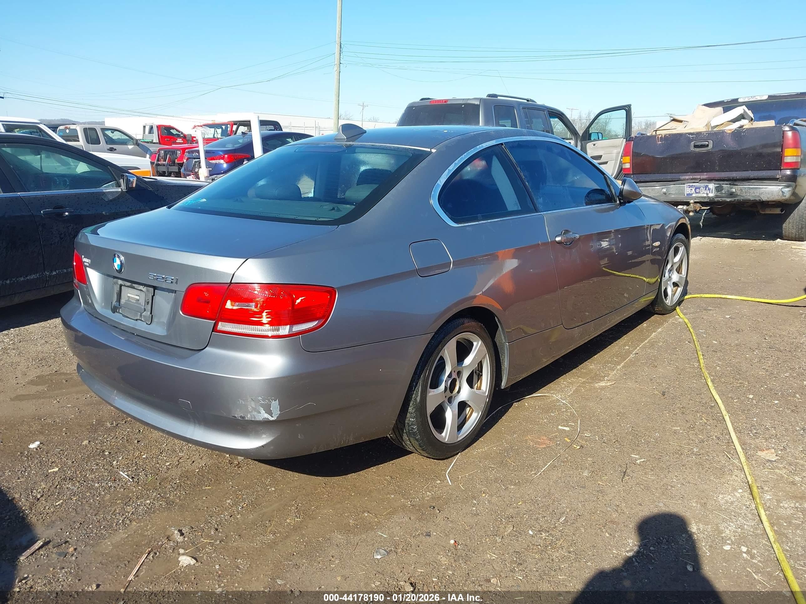 BMW 328I image 4
