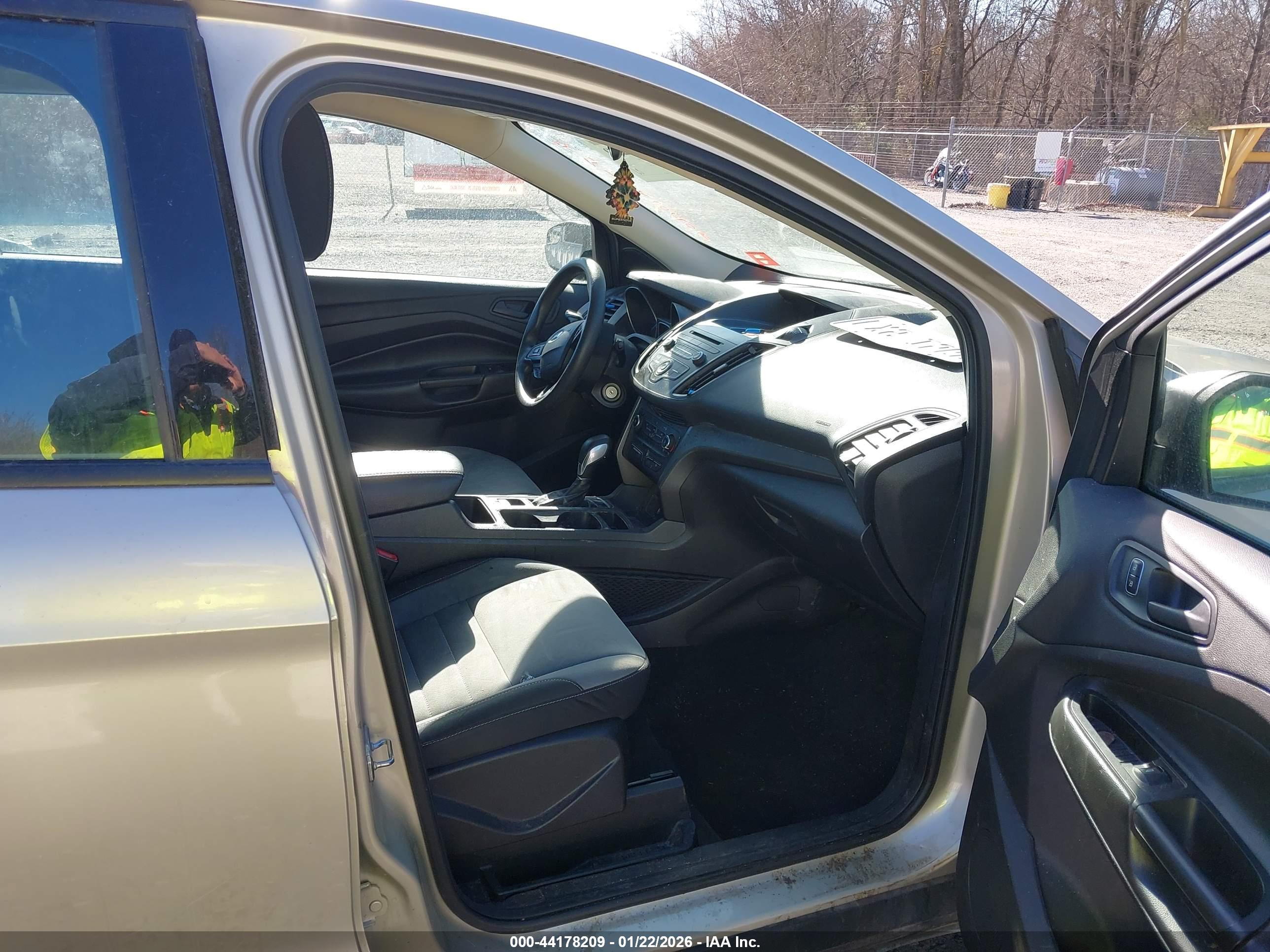 FORD ESCAPE image 5