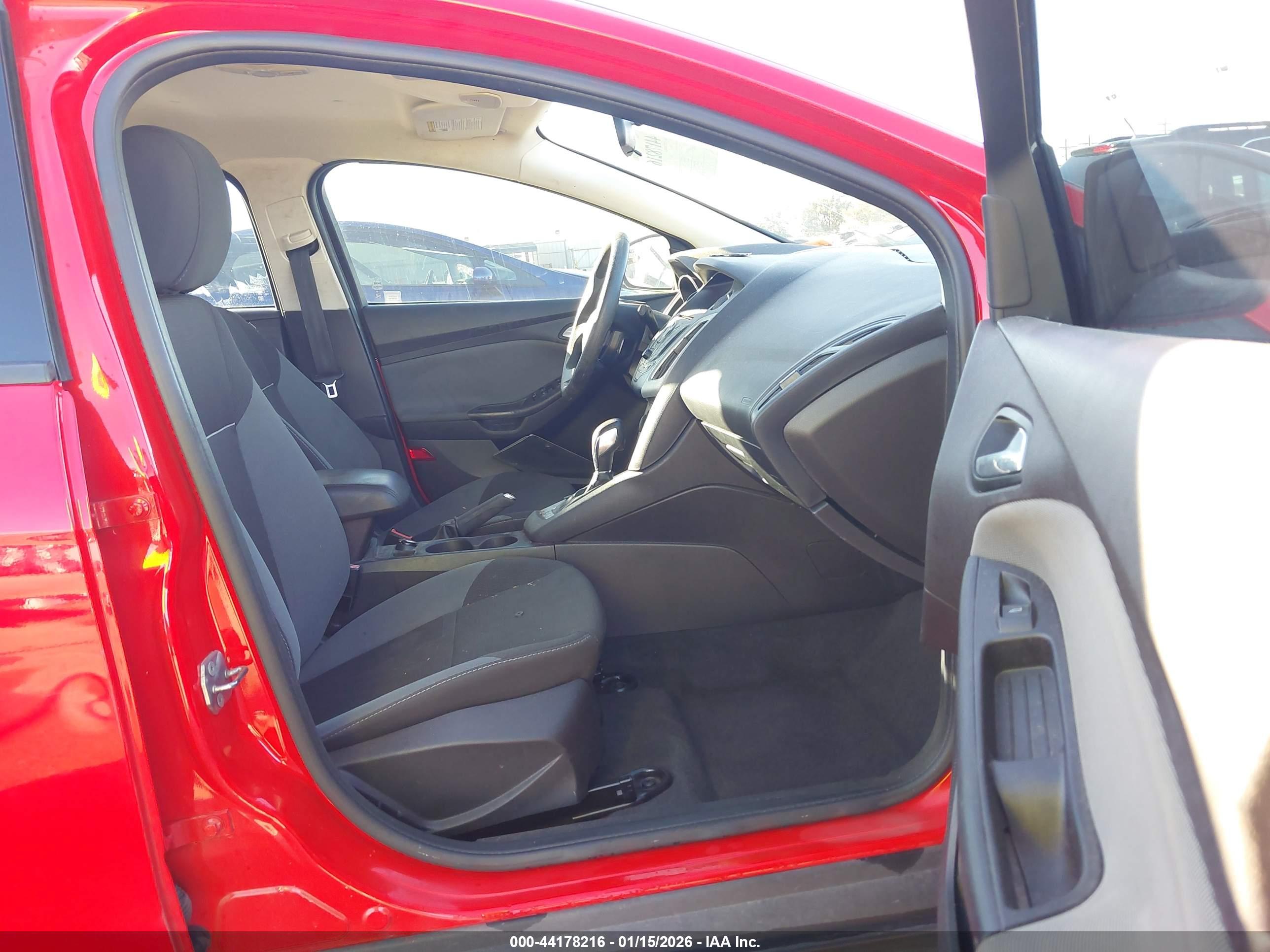 FORD FOCUS image 5