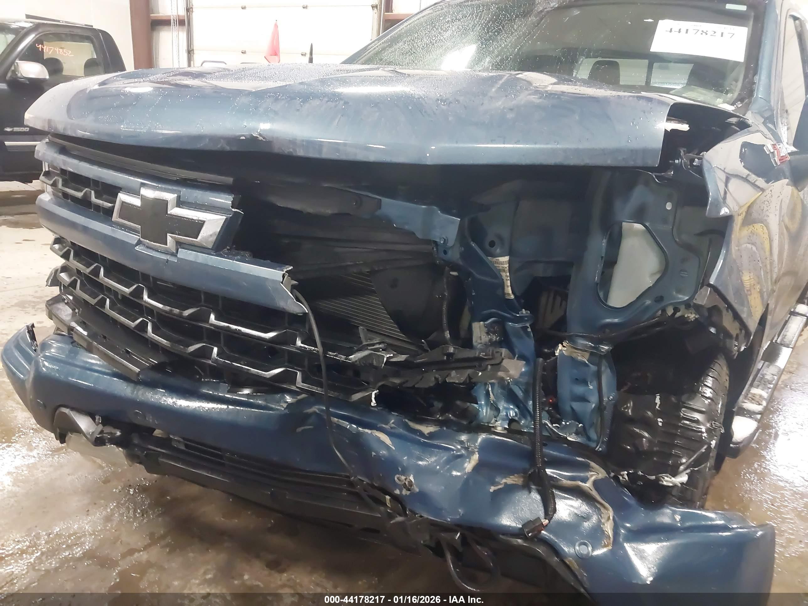 CHEVROLET SILVERADO image 6