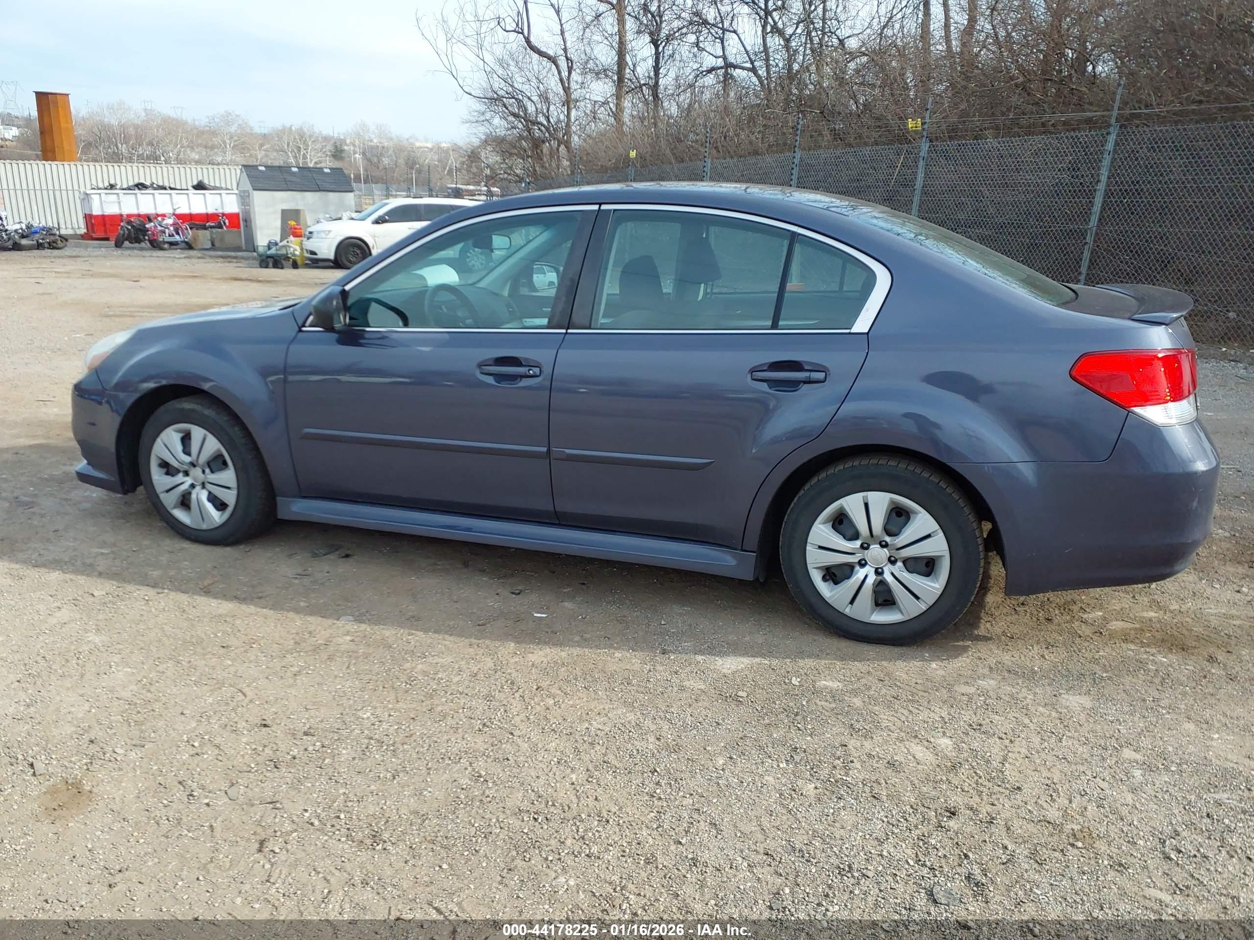 SUBARU LEGACY image 3