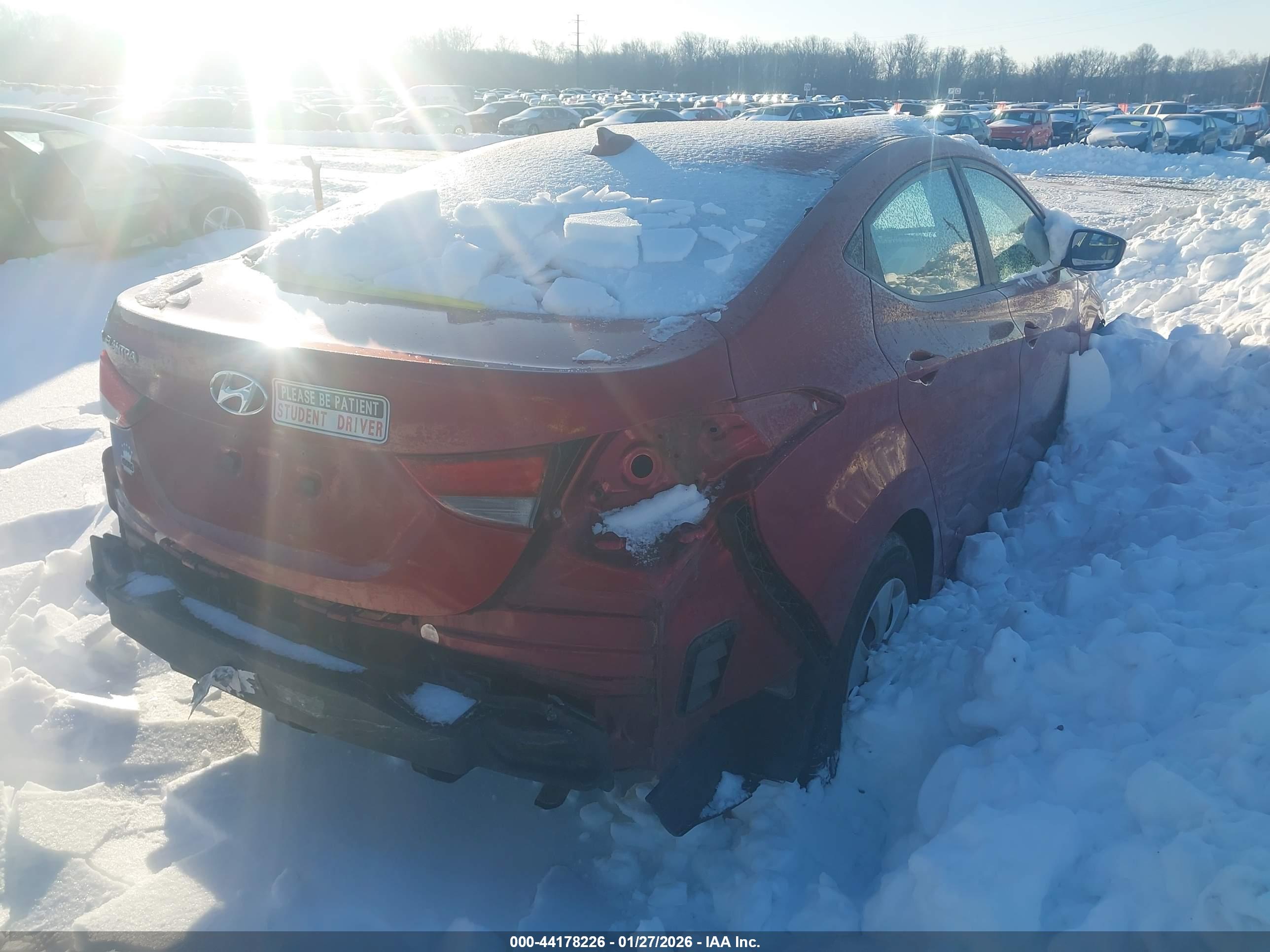 HYUNDAI ELANTRA image 4