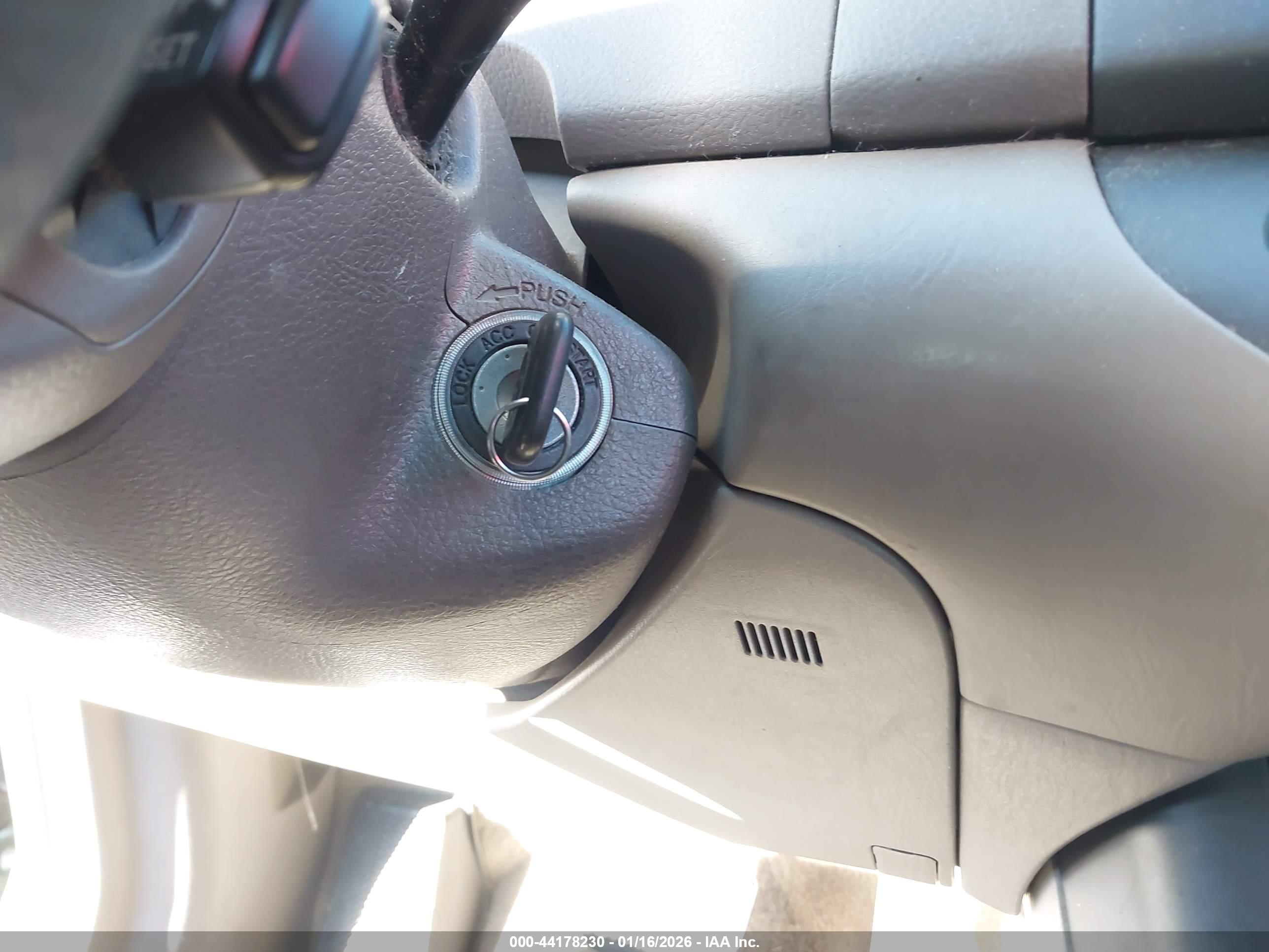 TOYOTA CAMRY image 11