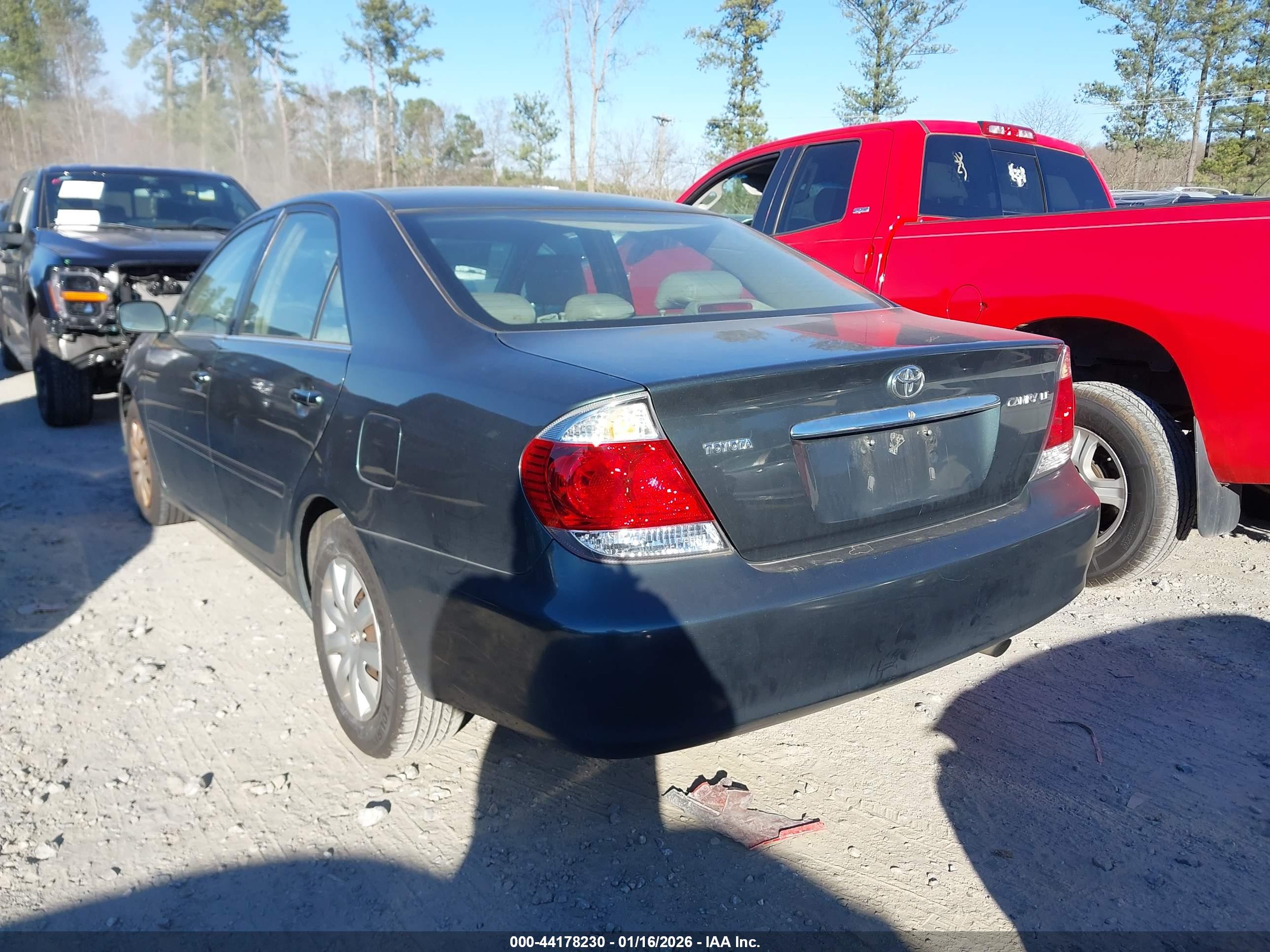 TOYOTA CAMRY image 3