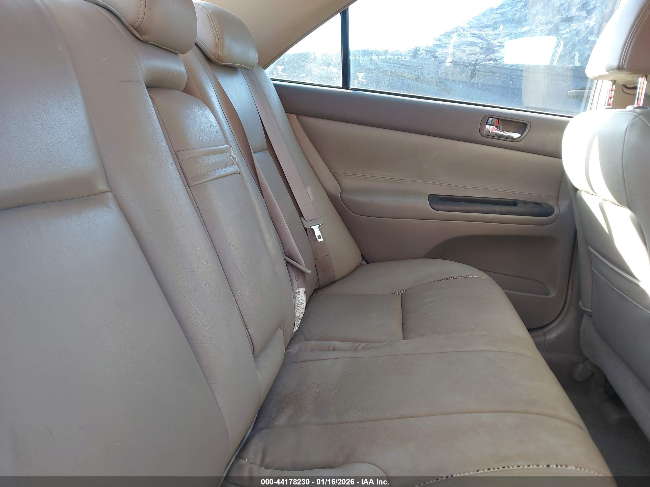 TOYOTA CAMRY image 8