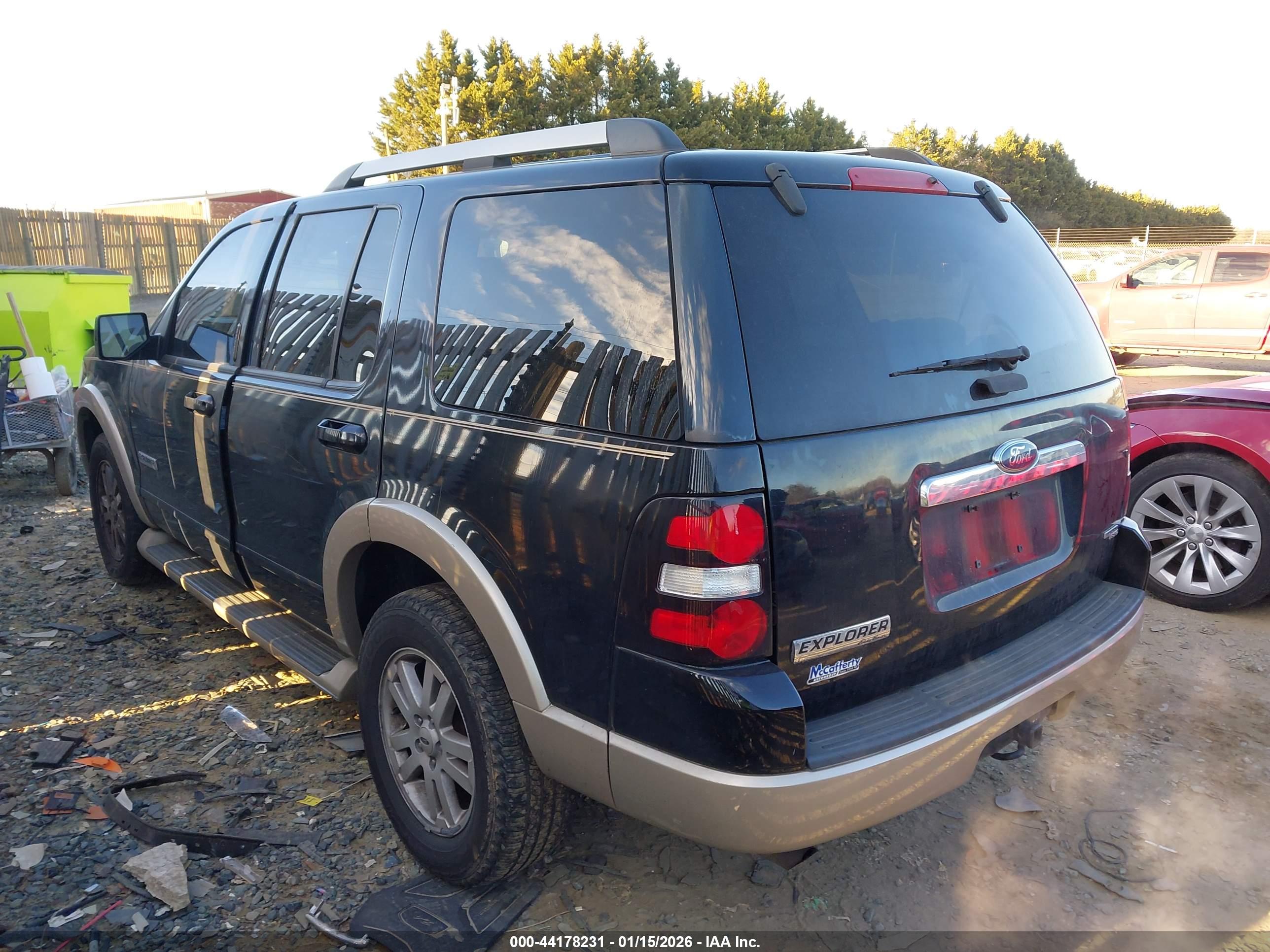 FORD EXPLORER image 3